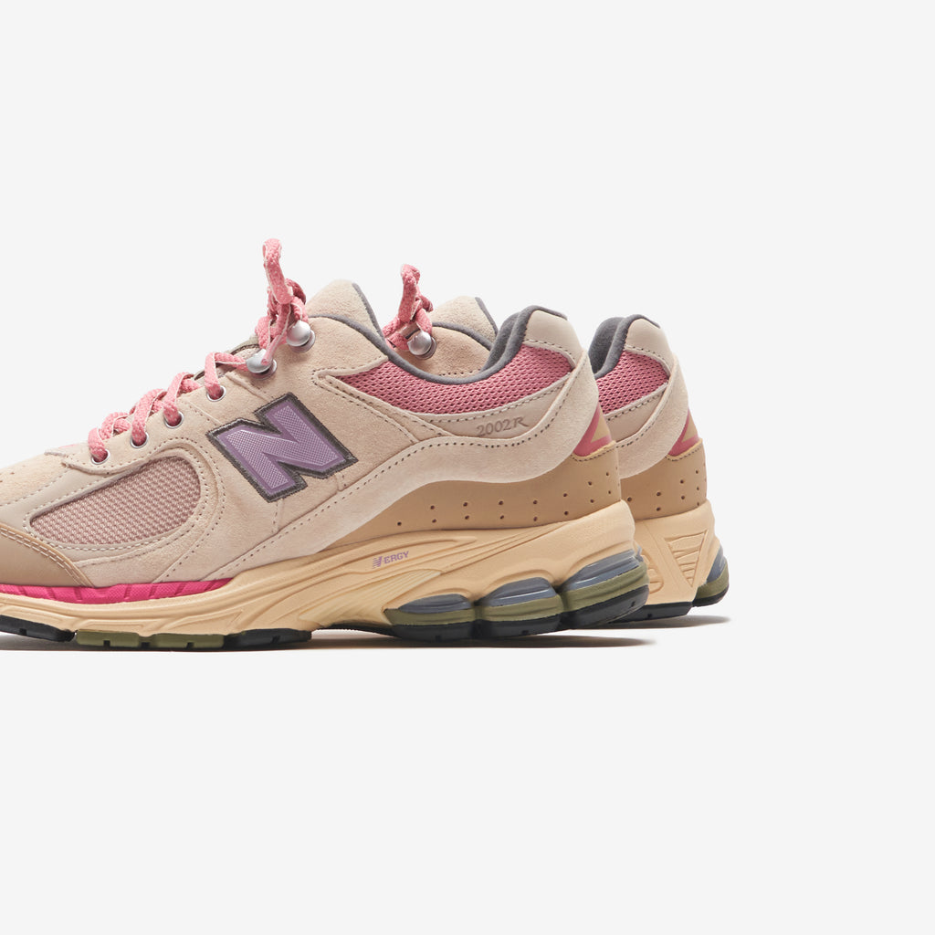 New Balance 2002 - Calm Taupe