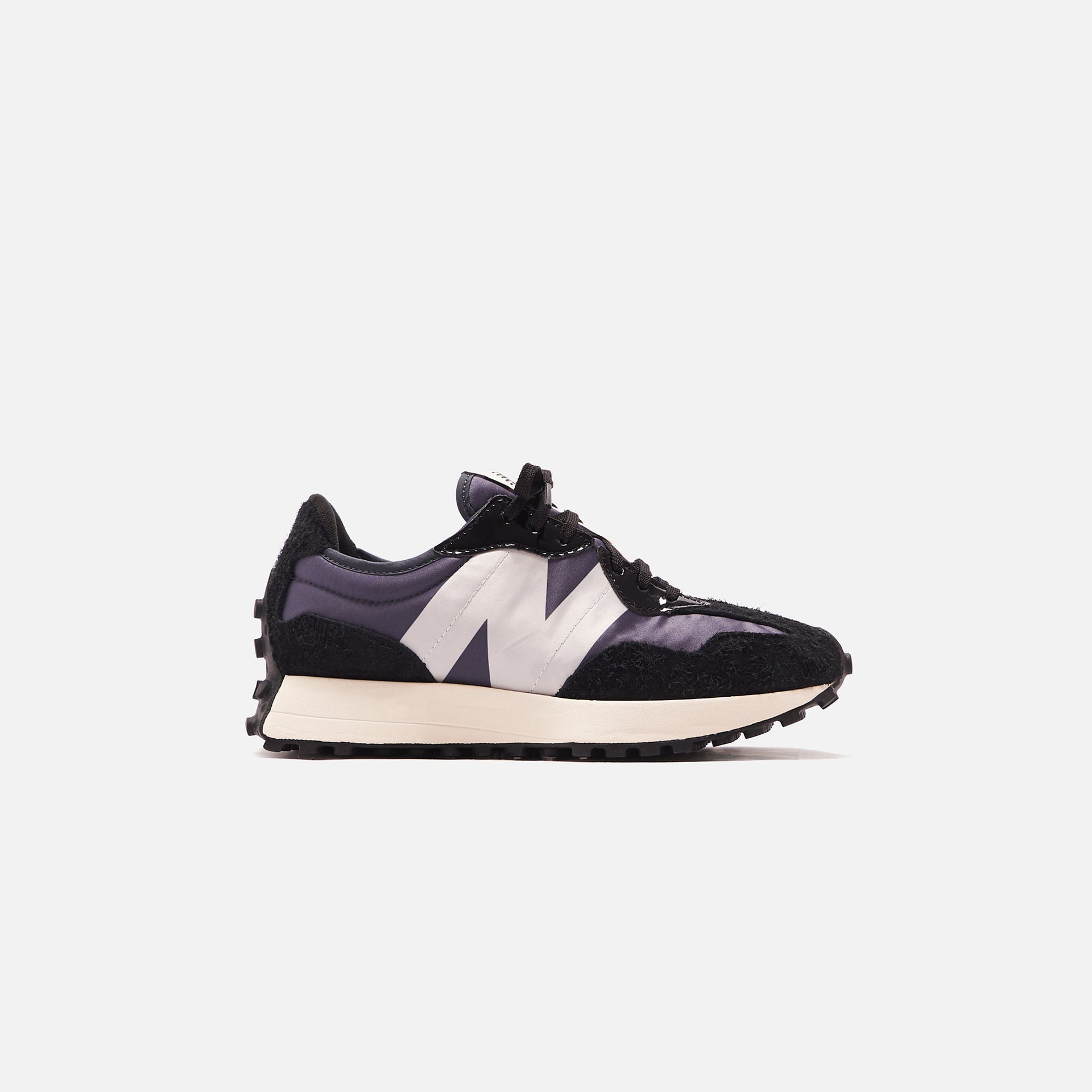 New Balance WMNS 327 - Black / Orca