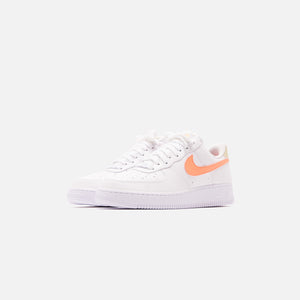 Nike WMNS Air Force 1 - White / Atomic Pink / Fossil