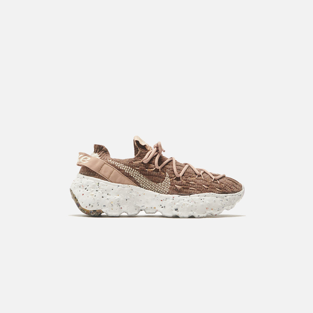 Nike Space Hippie 04 - Sand / Coconut Milk / Summit White