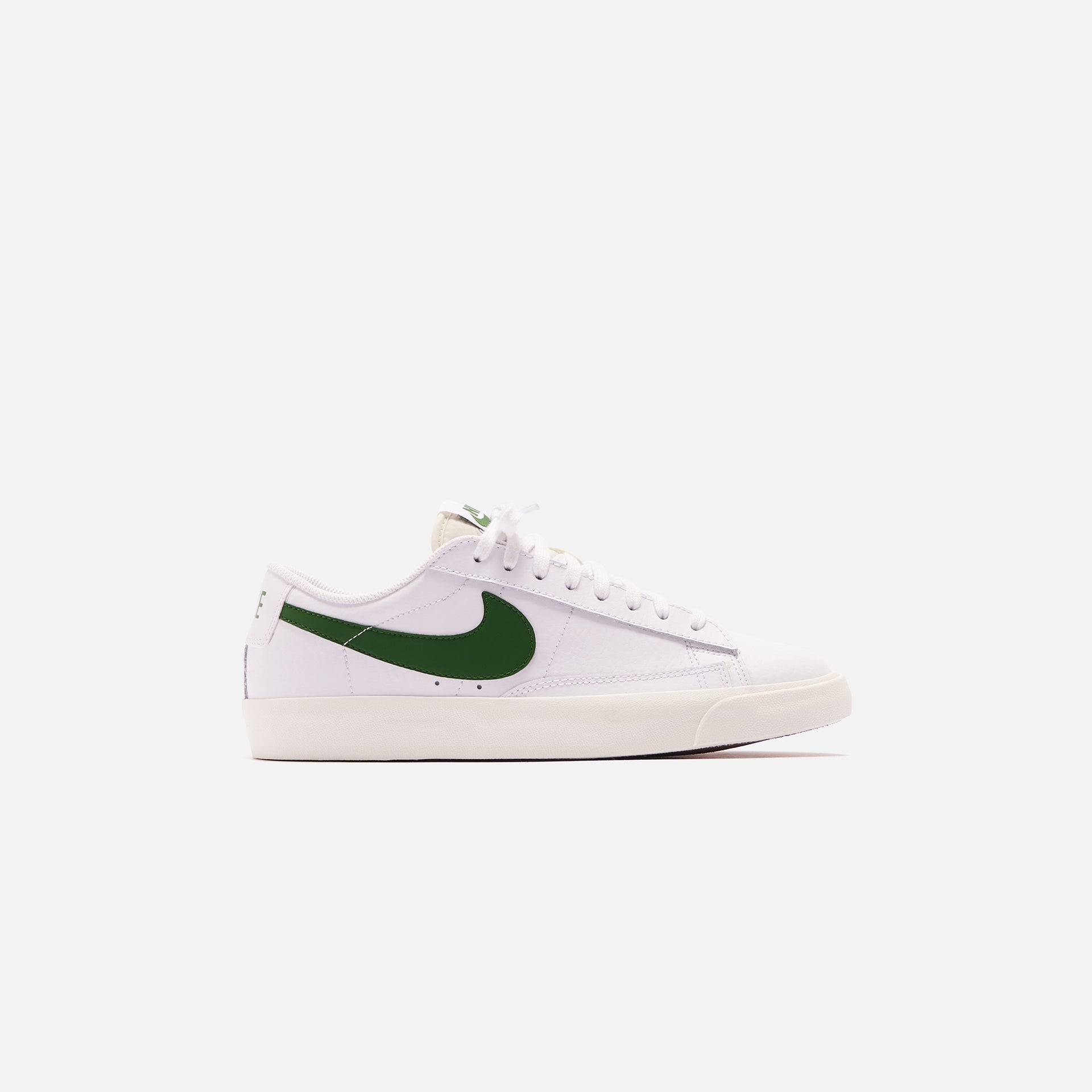 Nike Blazer Low - White / Forest Green / Sail