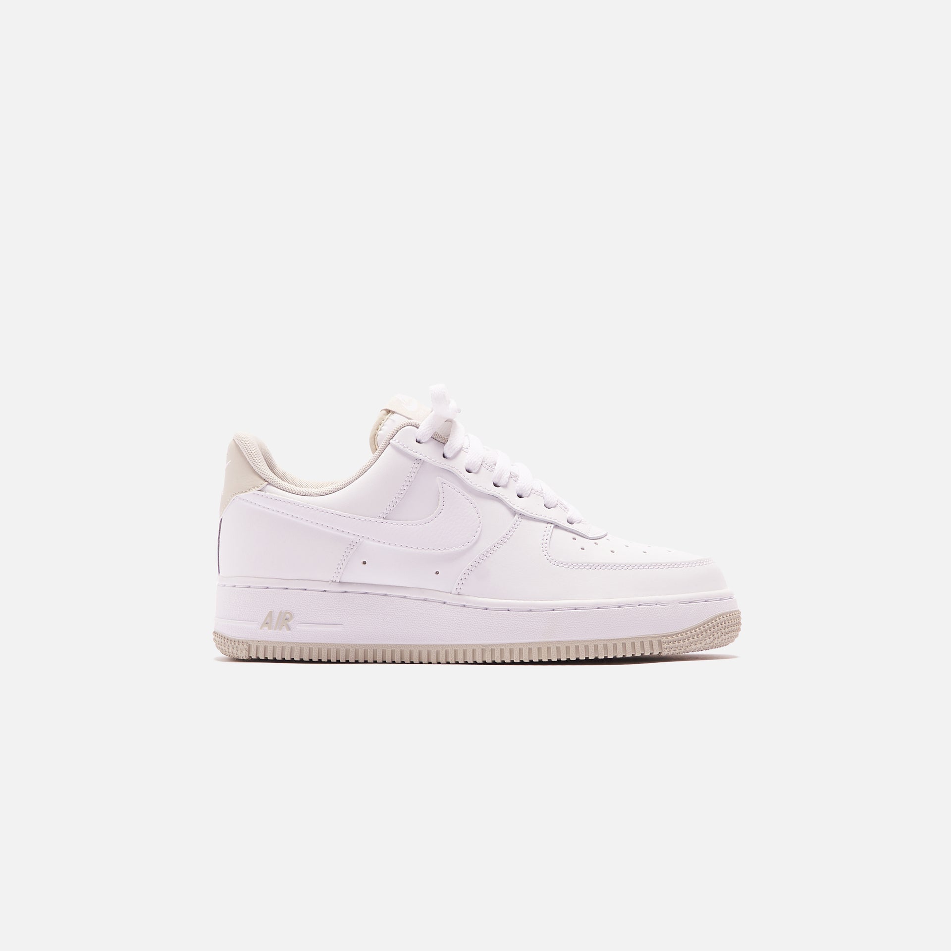 Nike Air Force 1 `07 - White / Light Bone