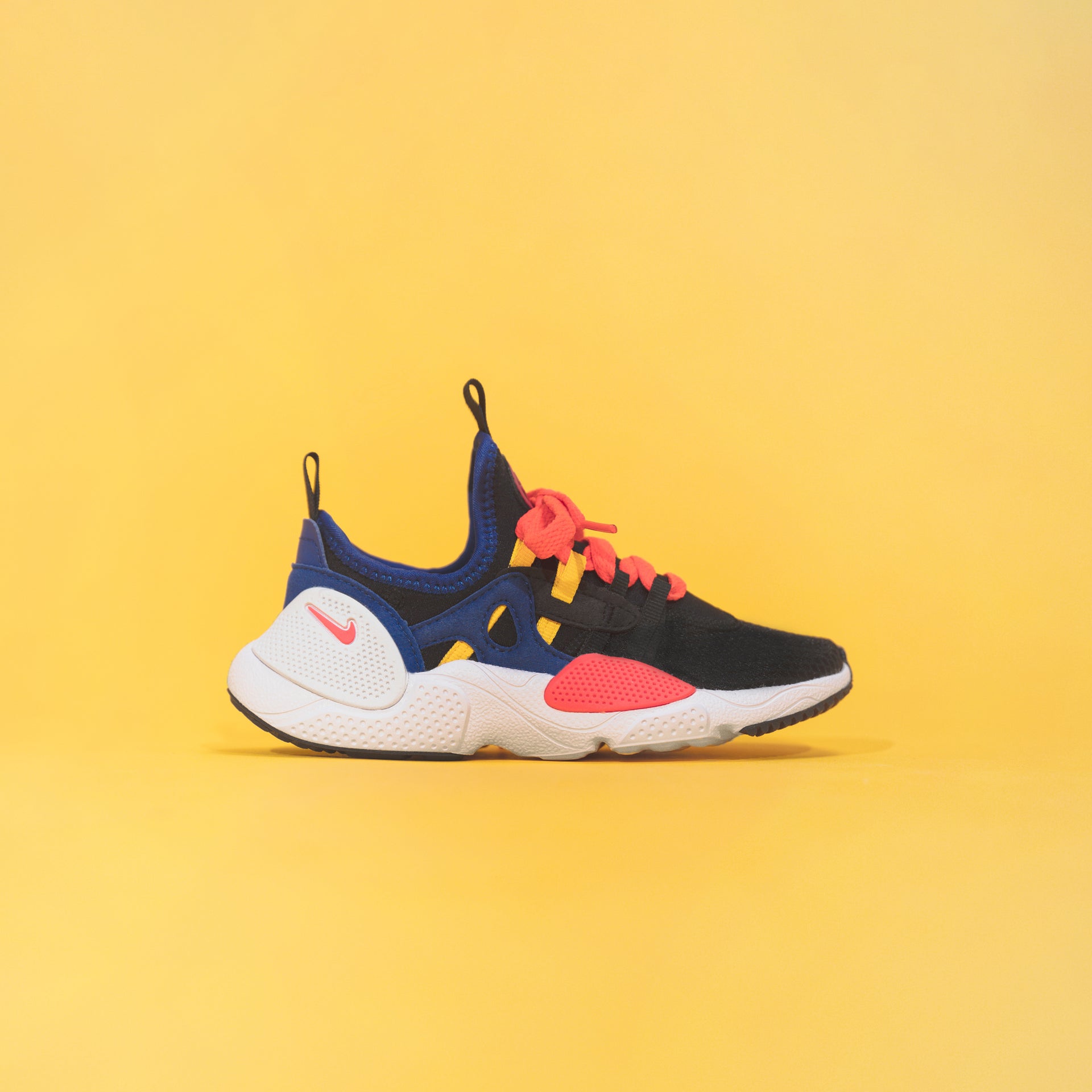 Nike TD Huarache E.D.G.E - Black / White / Solar Red / Indigo Force