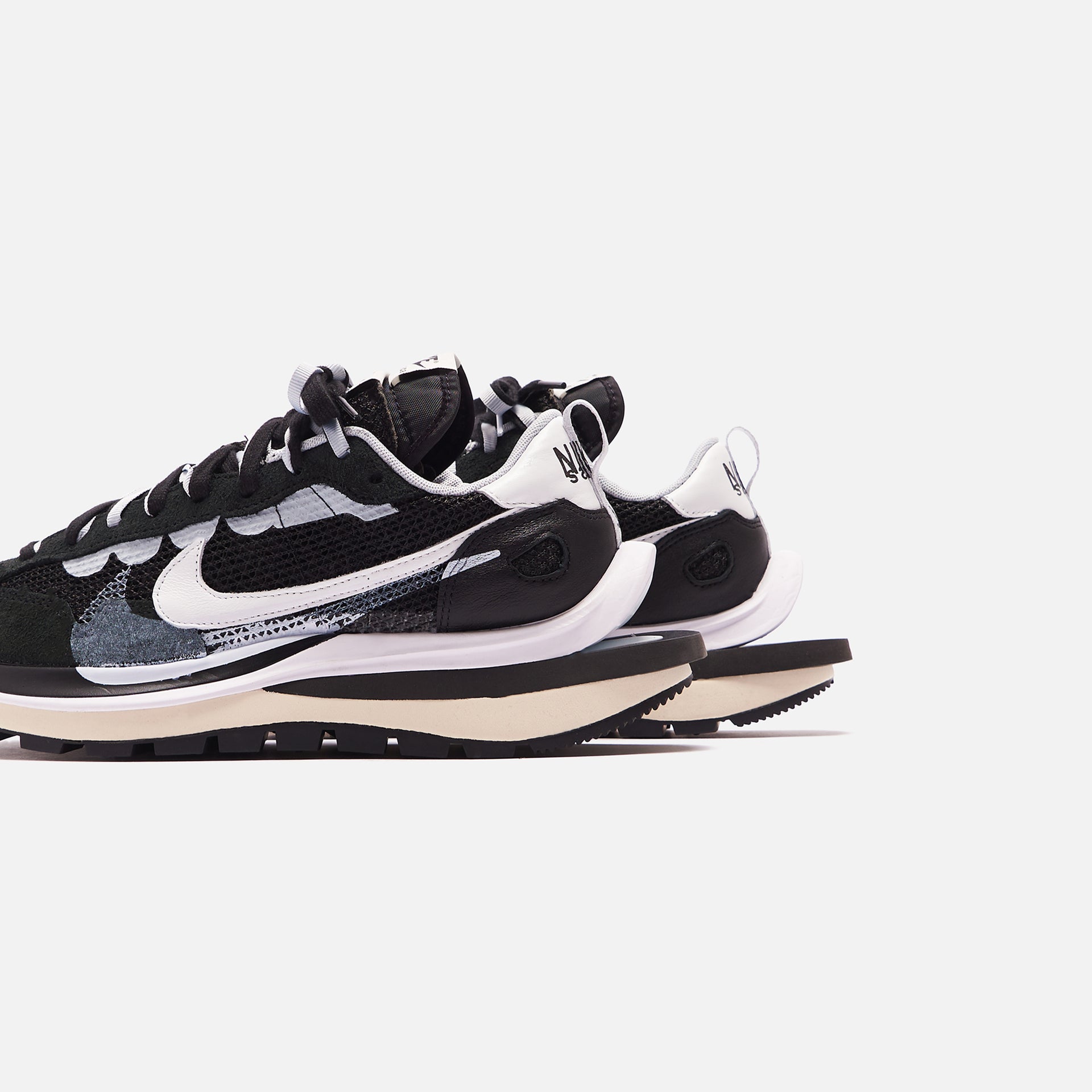 Nike Sacai Vaporwaffle - Black / Summit White / Pure Platinum