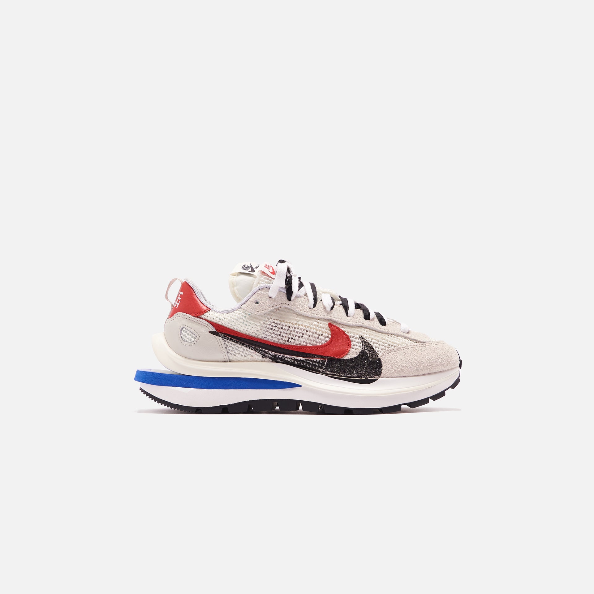 Nike Sacai Vaporwaffle - Sail / Sport Fuchsia / Light Bone / Game Royal