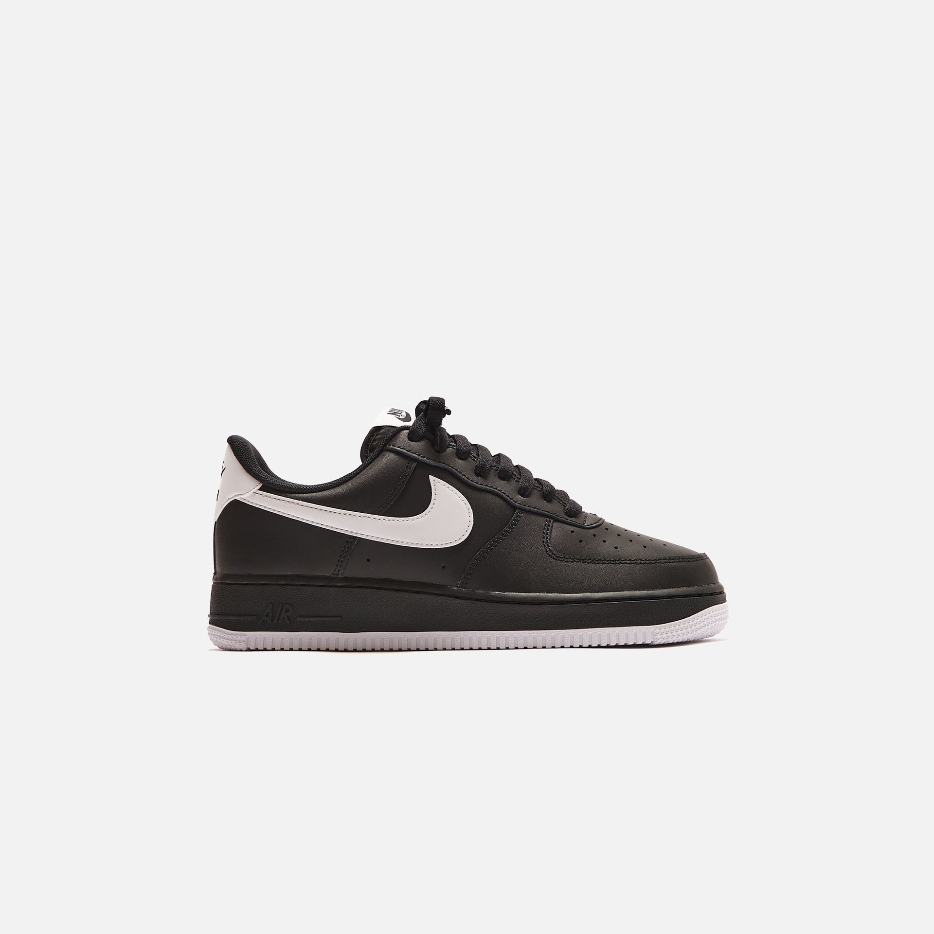 Nike Air Force 1 `07 - Black / White