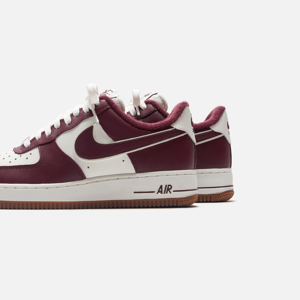 Mens Size 10.5 Nike Air Force 1 07 LV8 College Pack Sail Maroon
