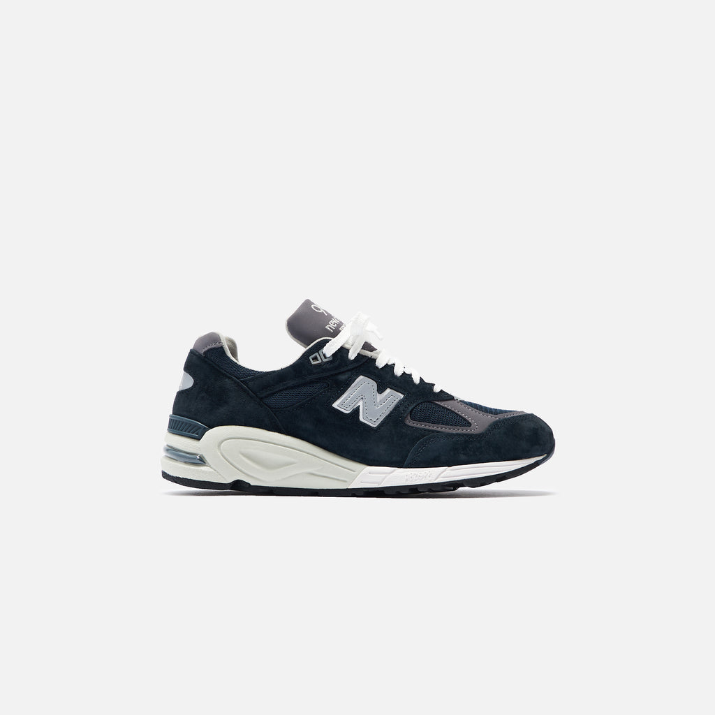 New Balance 990 v2 - Navy / White – Kith