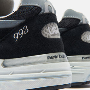 New Balance 993 - Black / White