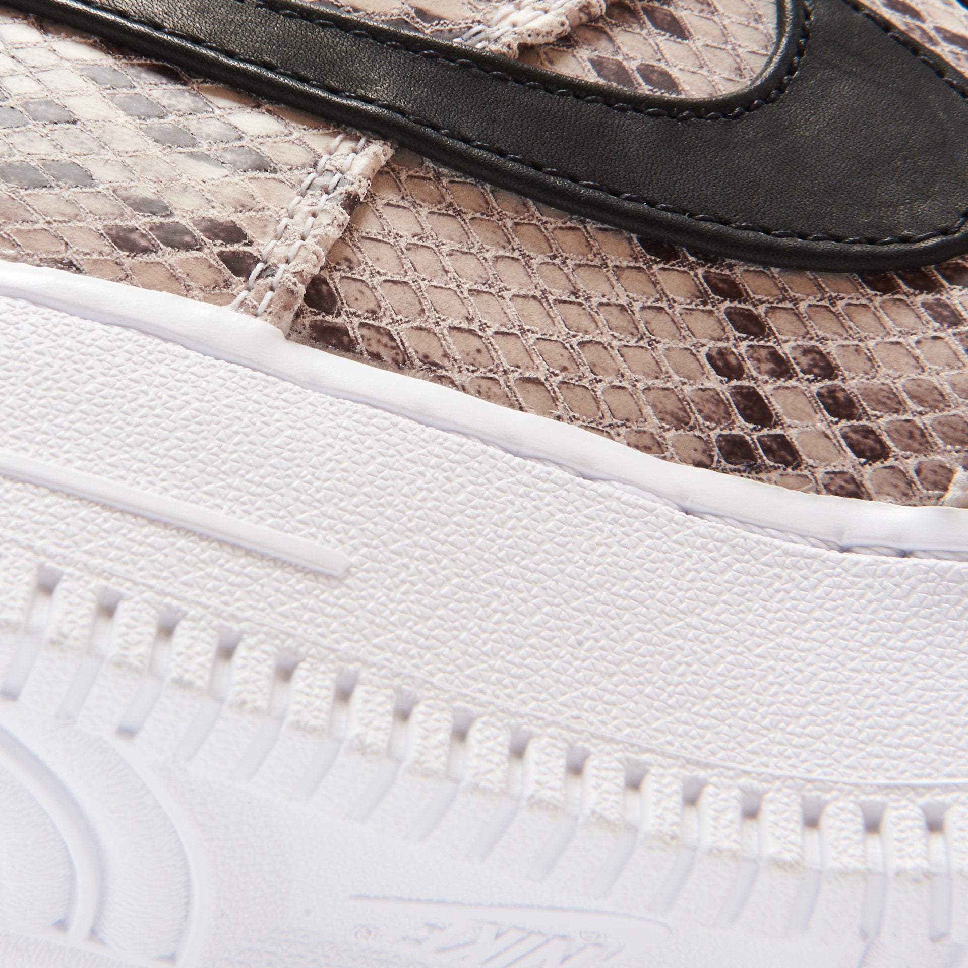 Nike Air Force 1 '07 Low - White / Black Pure / Platinum / Beige