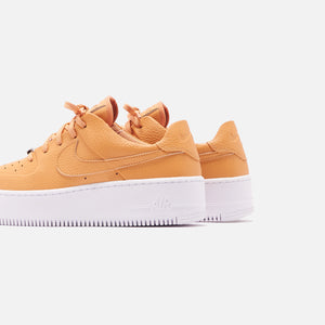 Nike WMNS Air Force 1 Sage Low - Copper Moon / White