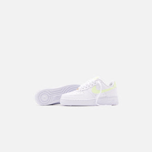 Nike WMNS Air Force 1 '07 Low - White / Barely Volt