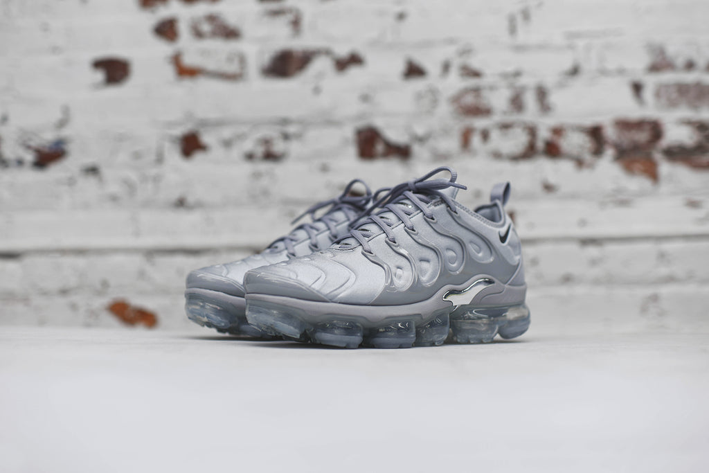 Nike Air VaporMax Plus Wolf Grey Kith