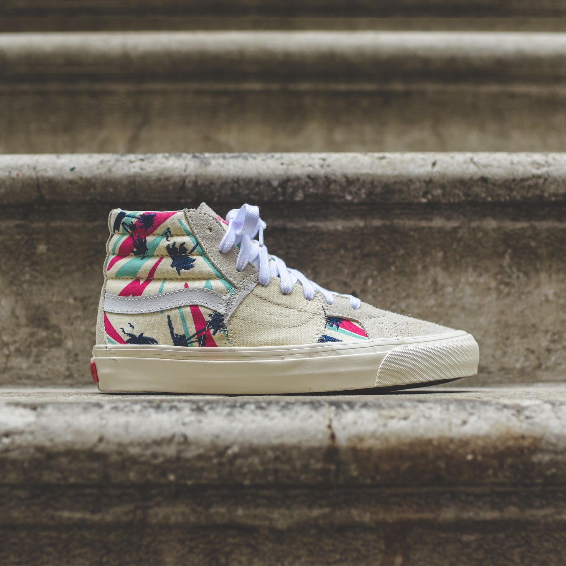 Vans Sk8-Hi Bricolage LX - Embroidered Palm / Classic White / Mutli