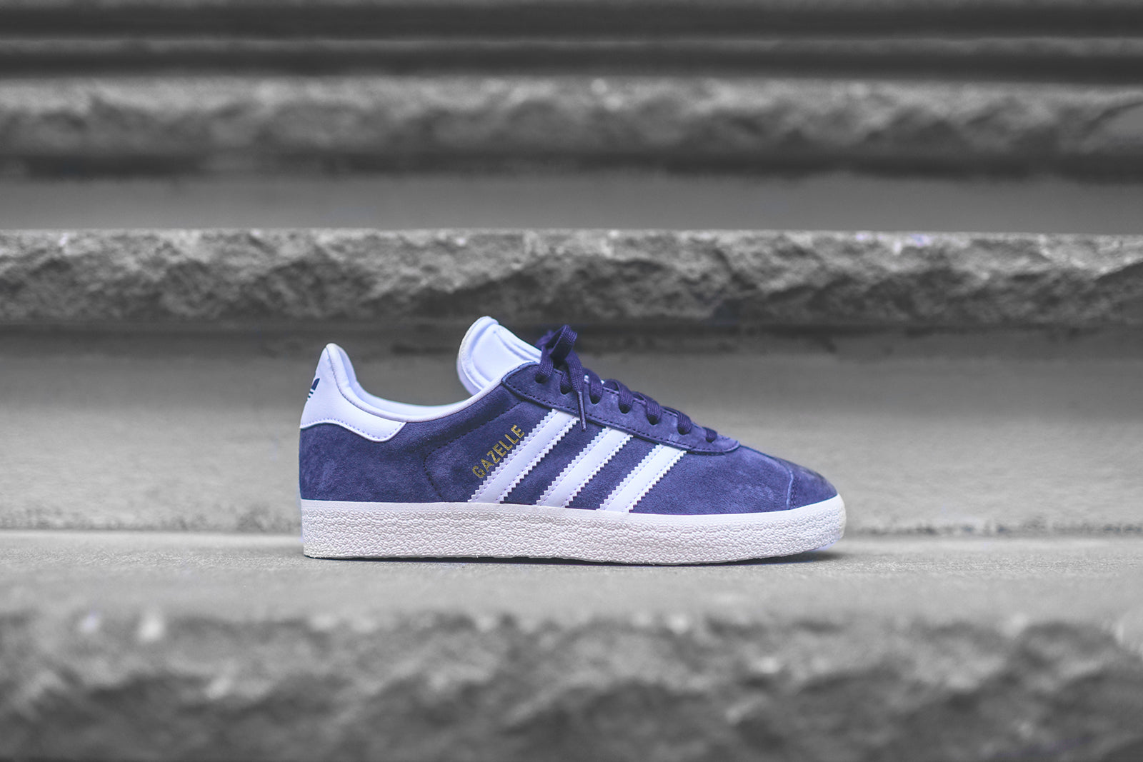 adidas Originals WMNS Gazelle - Trace Blue Kith adidas Originals WMNS Gazelle - Trace Blue Kith
