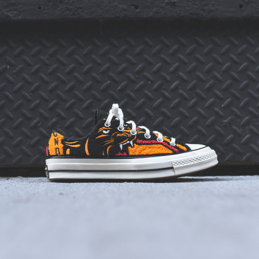 Converse x undefeated chuck 70 ox top