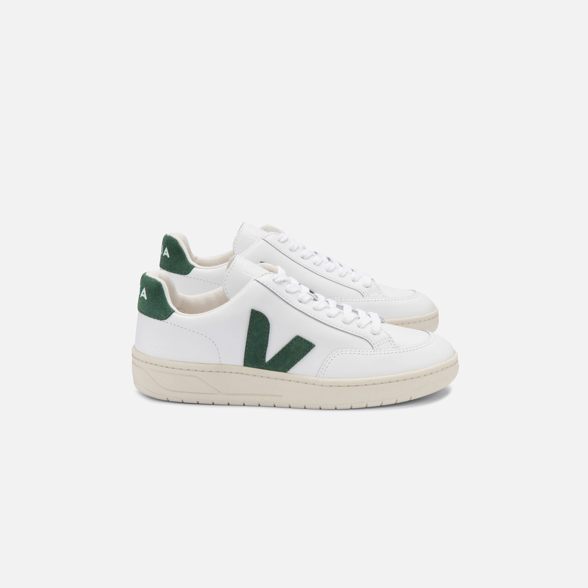 Veja V-12 Leather - Extra White / Cyprus