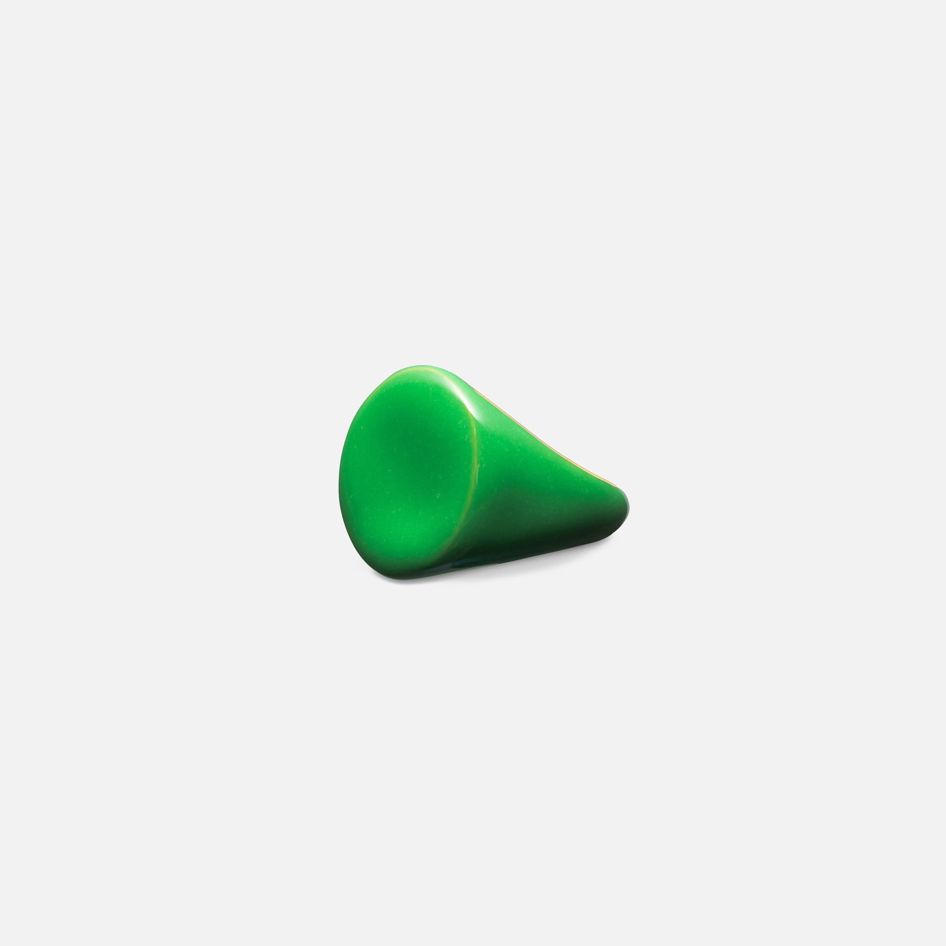 VEERT Enamel Round Signet Ring - Green