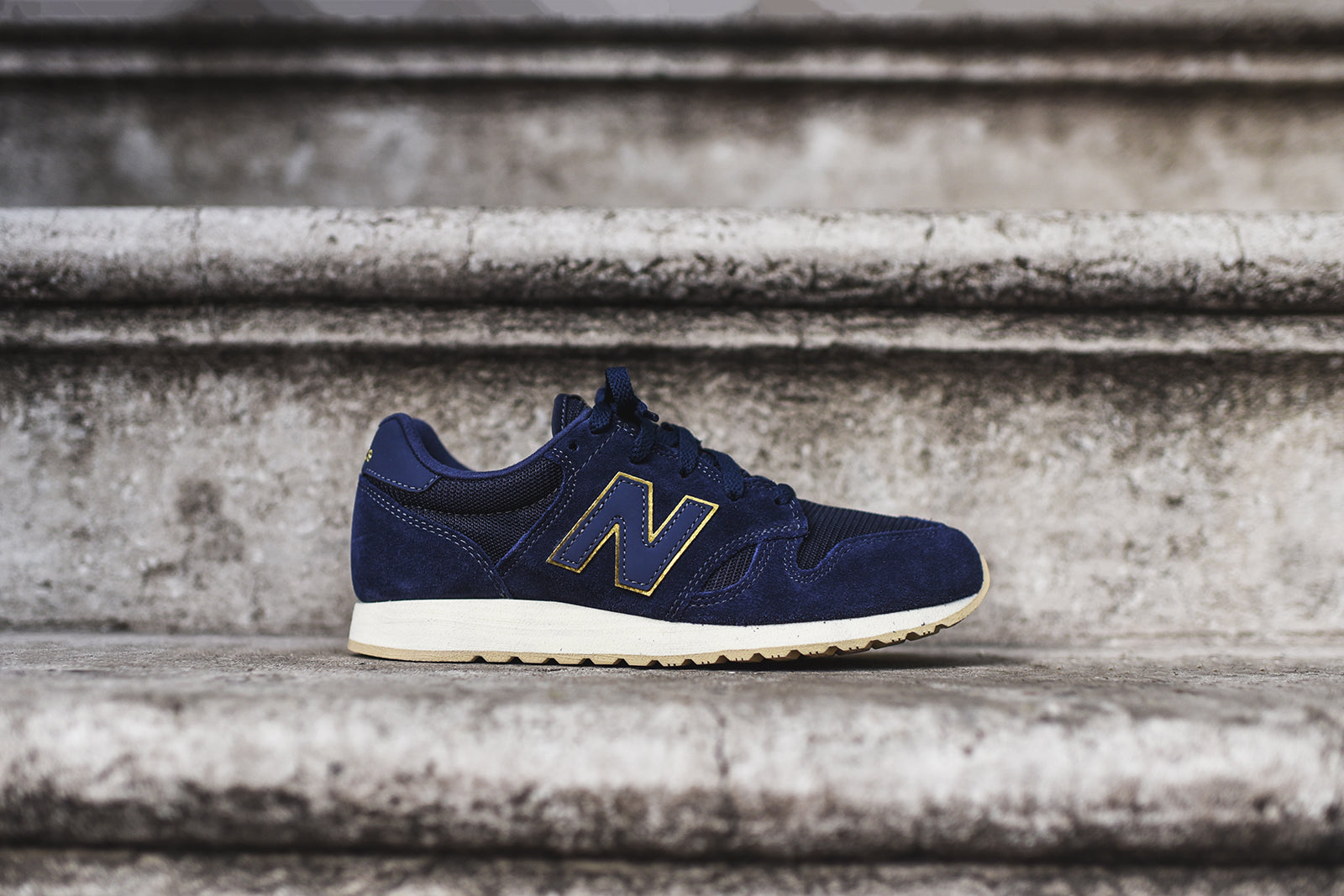 New Balance WMNS 520 - Navy / White