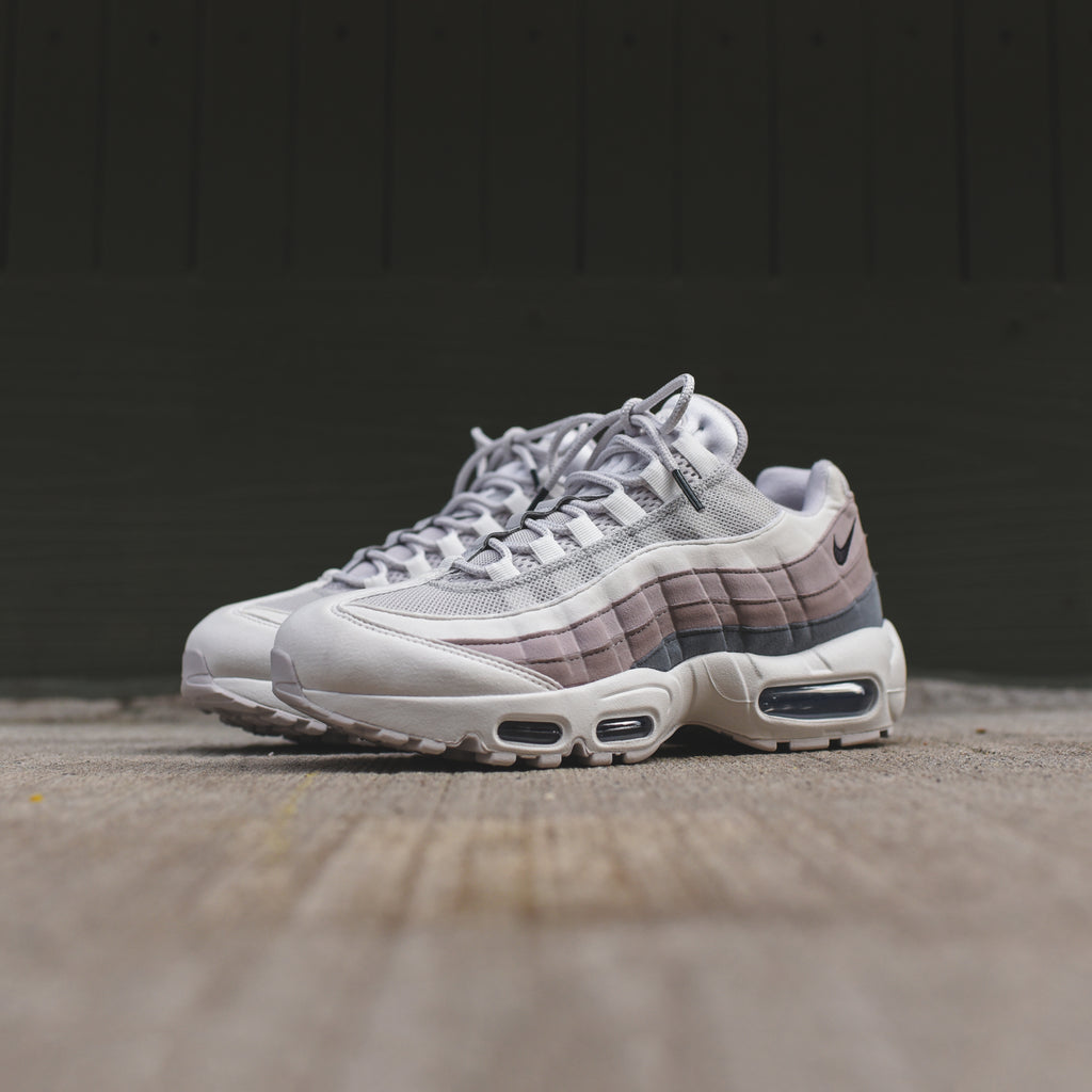 Wmns air max 95 hot sale vast grey oil grey