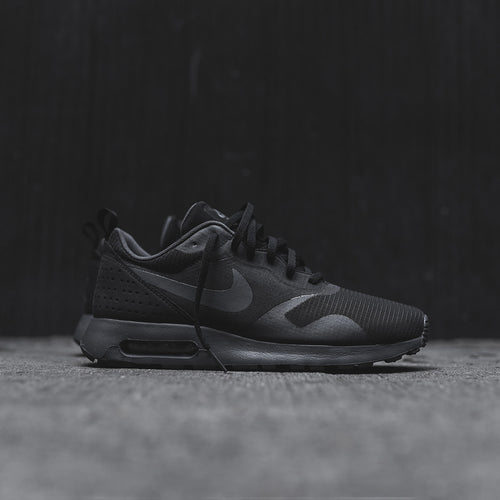 news/nike-air-max-tavas-triple-black