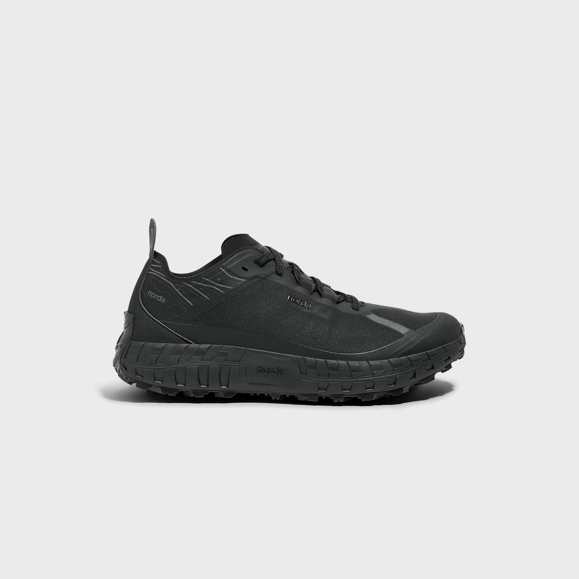 Norda 001A - Stealth Black