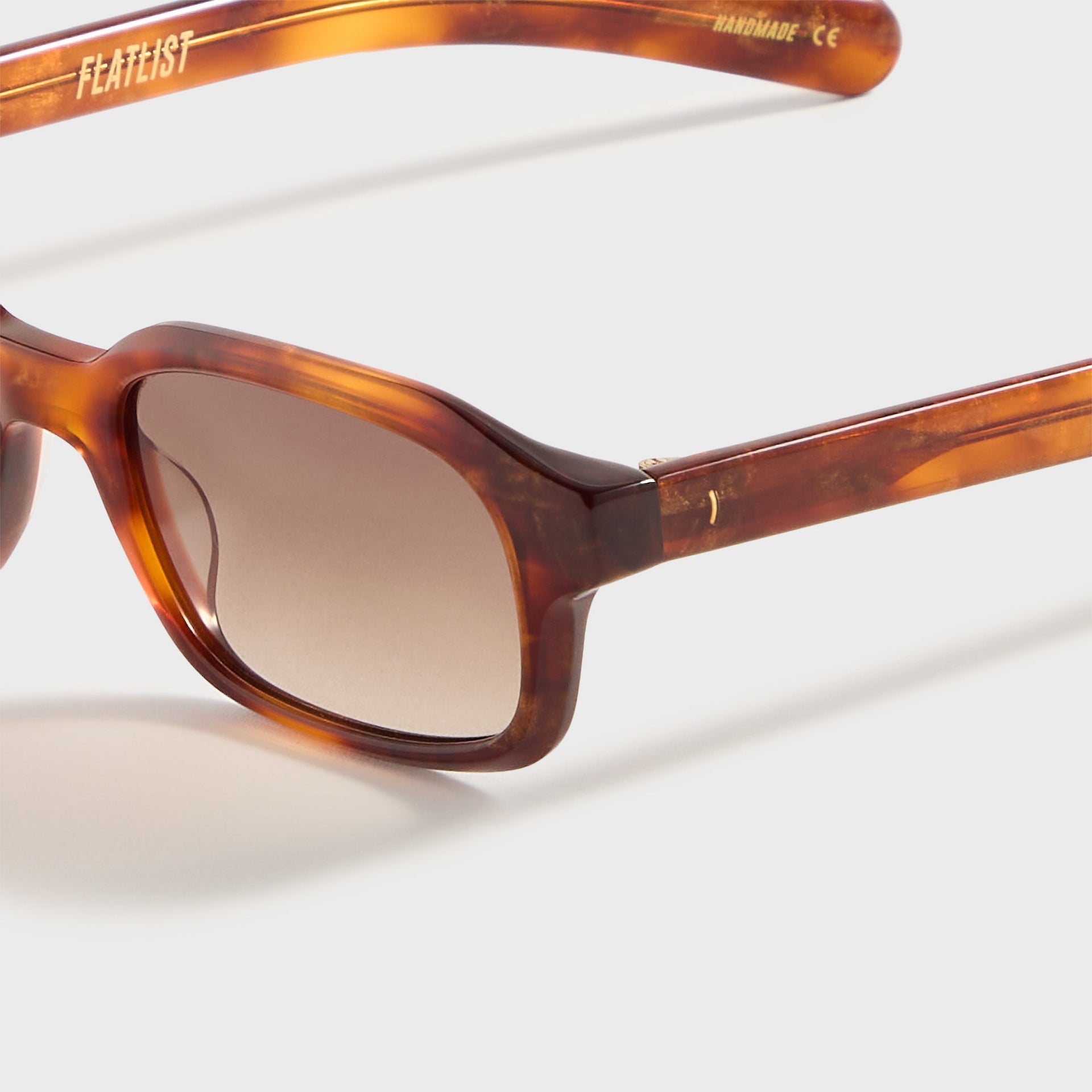 Flatlist Hanky in Shimmery Horn / Brown Gradient Lens