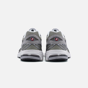 CDG Homme x New Balance 860 - Grey / Grey