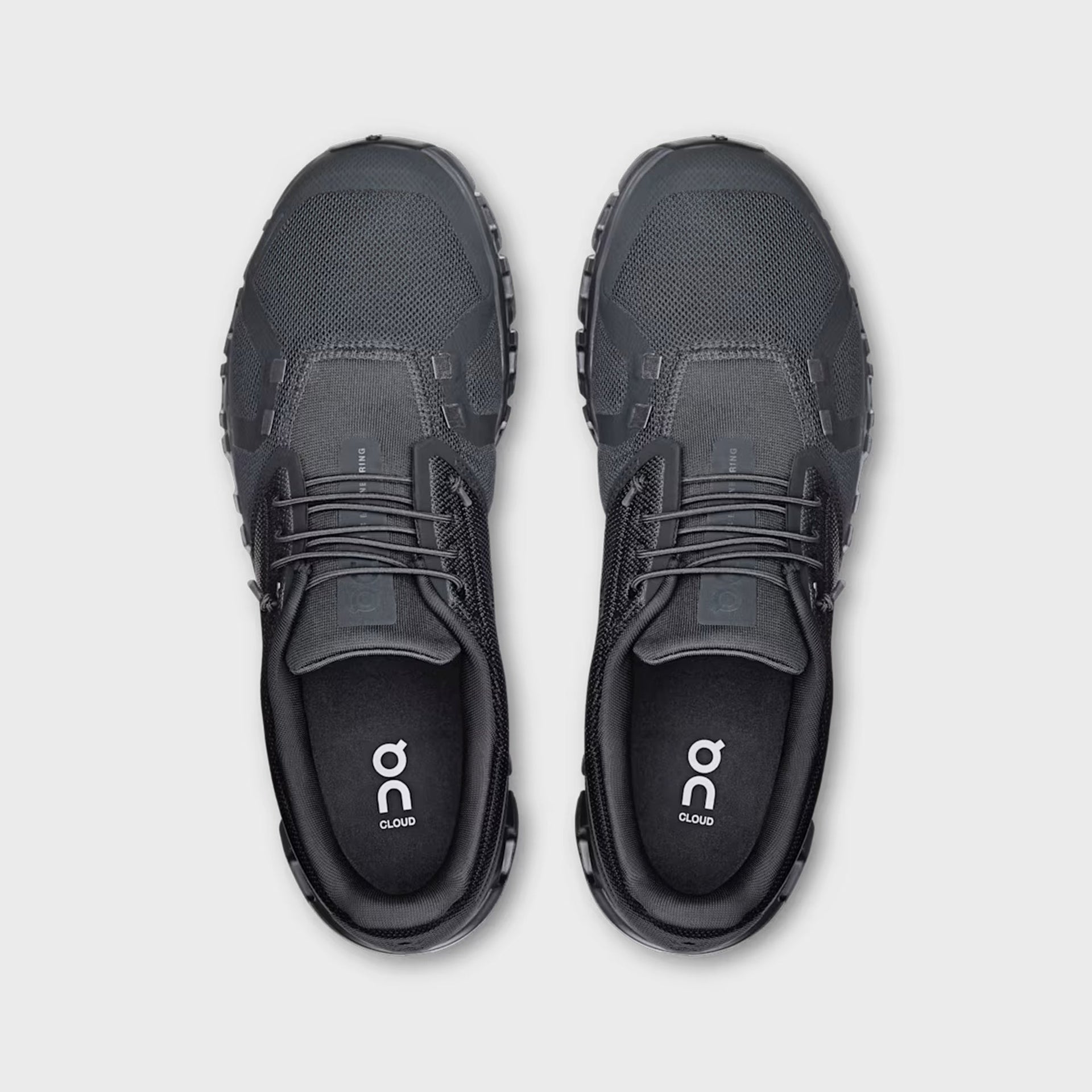 On Running Cloud 6 - Black / Eclipse