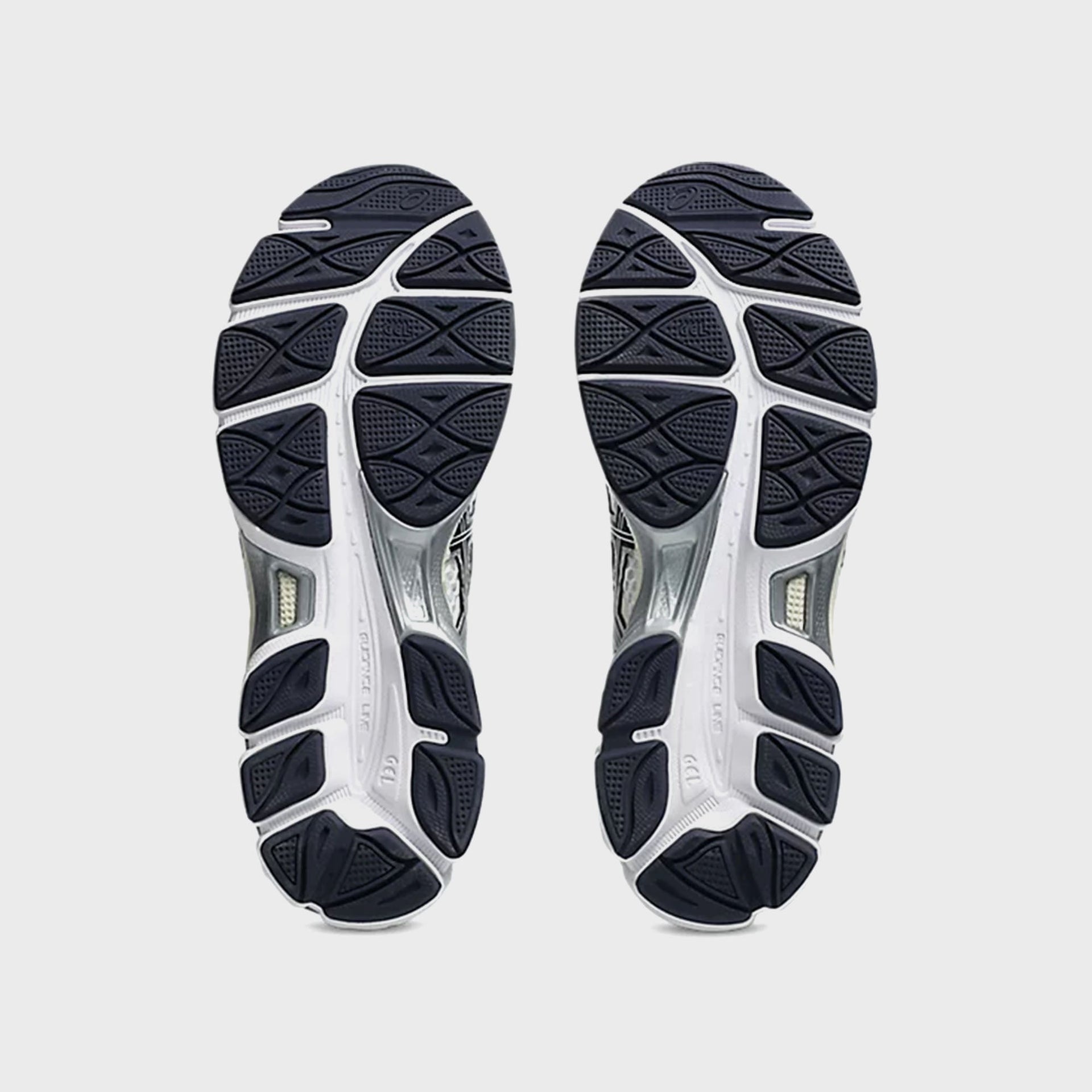 ASICS Gel-Cumulus 16 - White / Midnight