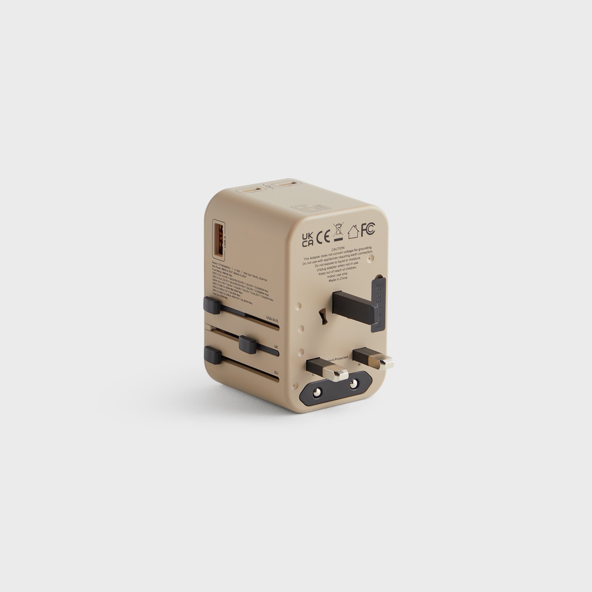 TUMI 変換プラグケース USB-Cケーブル付き Kith for TUMI 65W Universal Power Adapter - Quicksand
