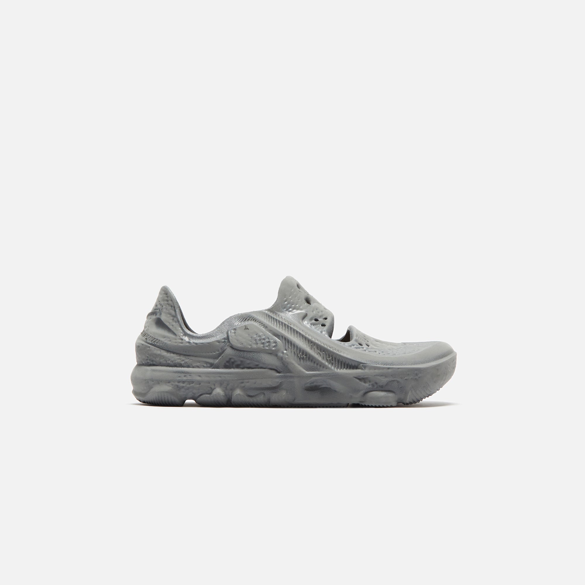 Nike ISPA Universal - Natural / Smoke Grey – Kith