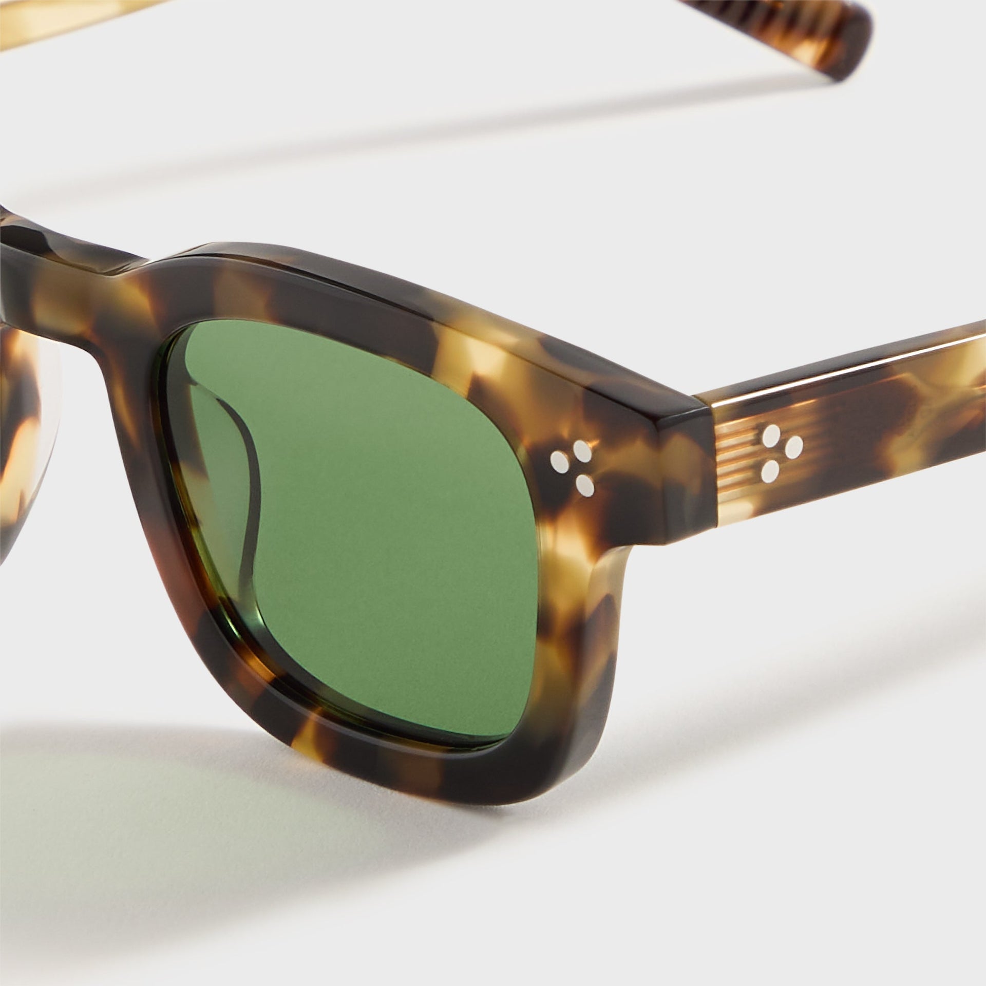 AKILA Ascent Sunglasses in Camo Tortoise / Green