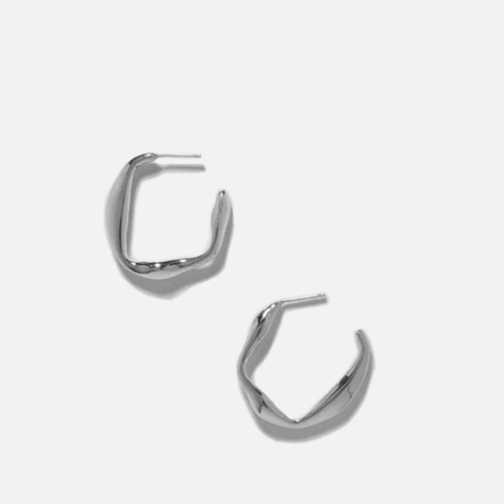 Faris Small Onda Hoops - Silver