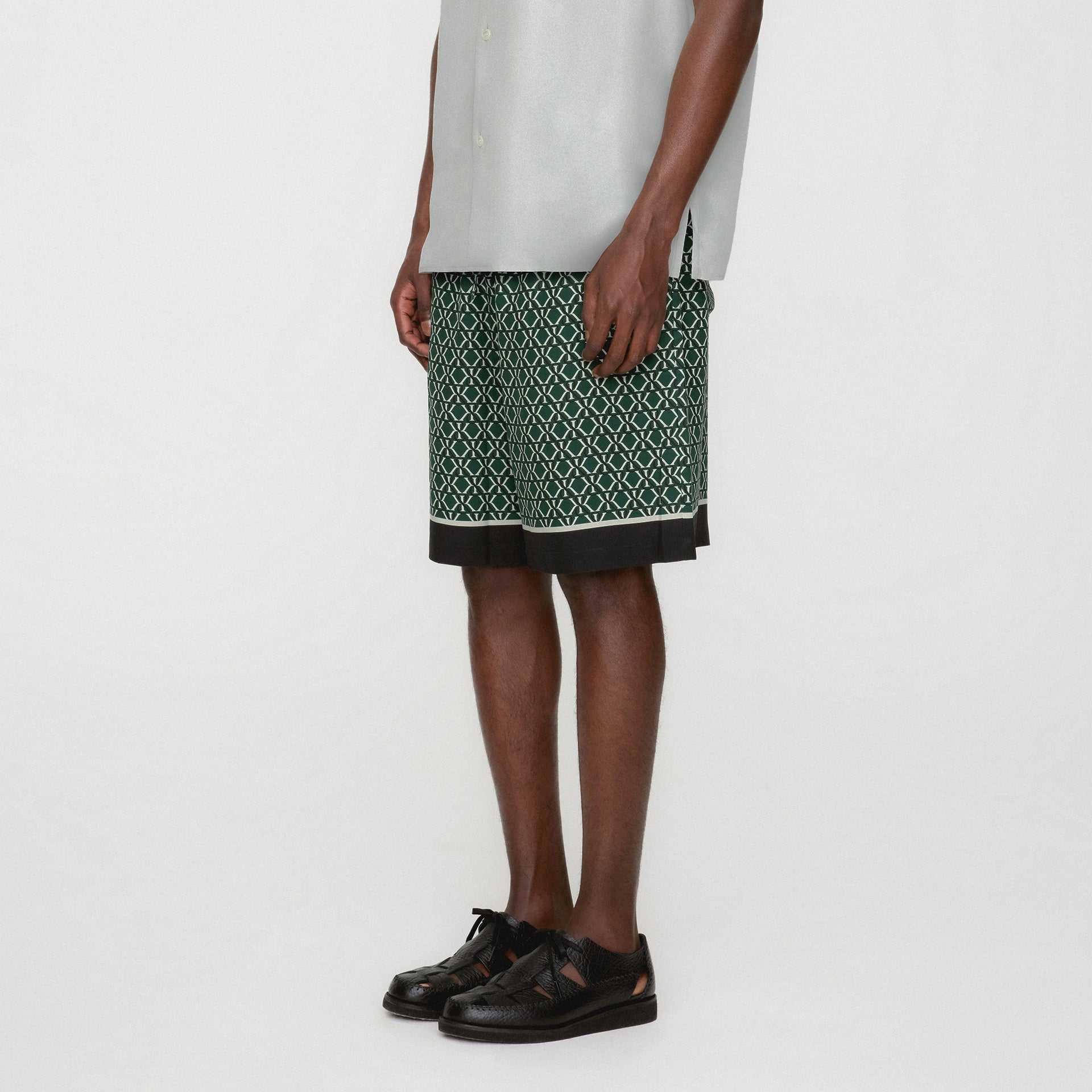 Kith Monogram Crest Lewis Short - Stadium PH
