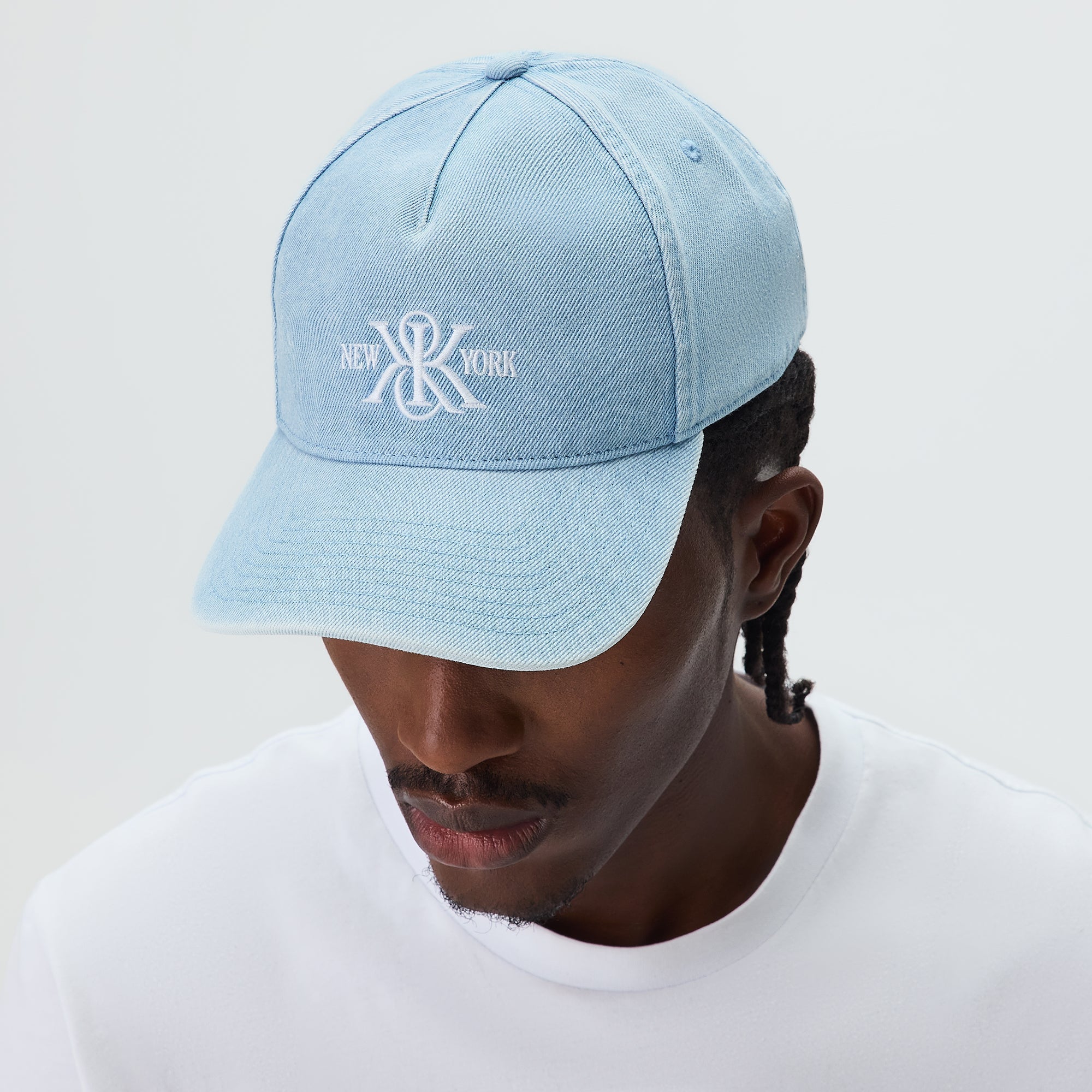 (試着のみ)KITH Denim Bay Low Pinch Crown Cap Kith K&K New York Denim Bay Low Pinch Crown Snapback - Light Indigo