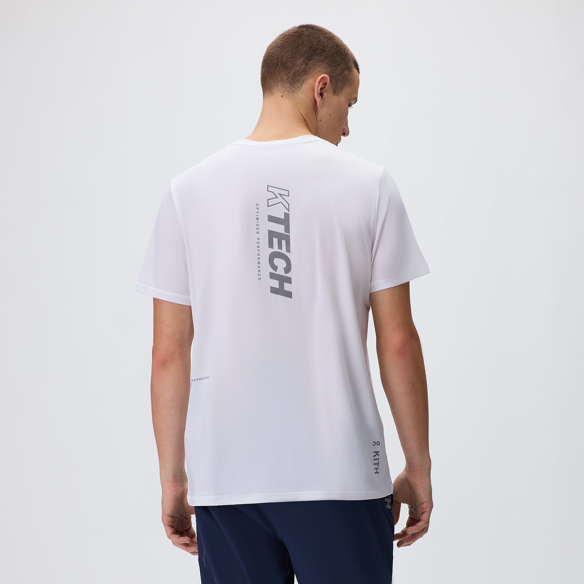 【新品】kith x on core tank Tシャツ 白 Sサイズ Kith for On Core Tee - Brilliant White
