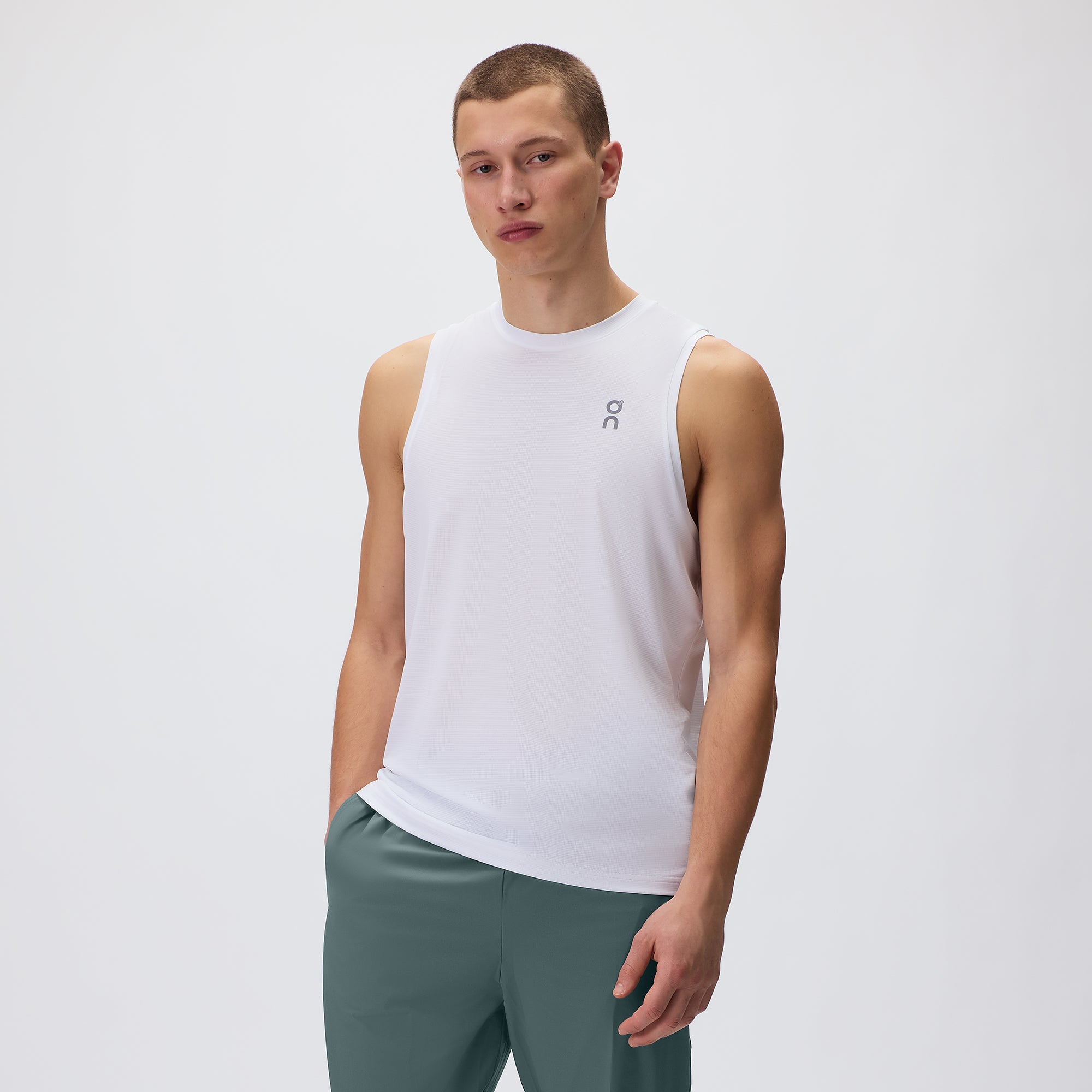 KITH ノースリーブトップ ホワイトKith for On Core Tank Kith for On Core Tank - Brilliant White