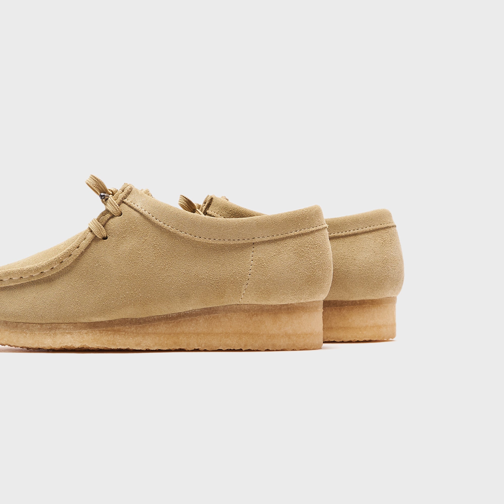 Clarks WMNS Wallabee Low - Maple – Kith