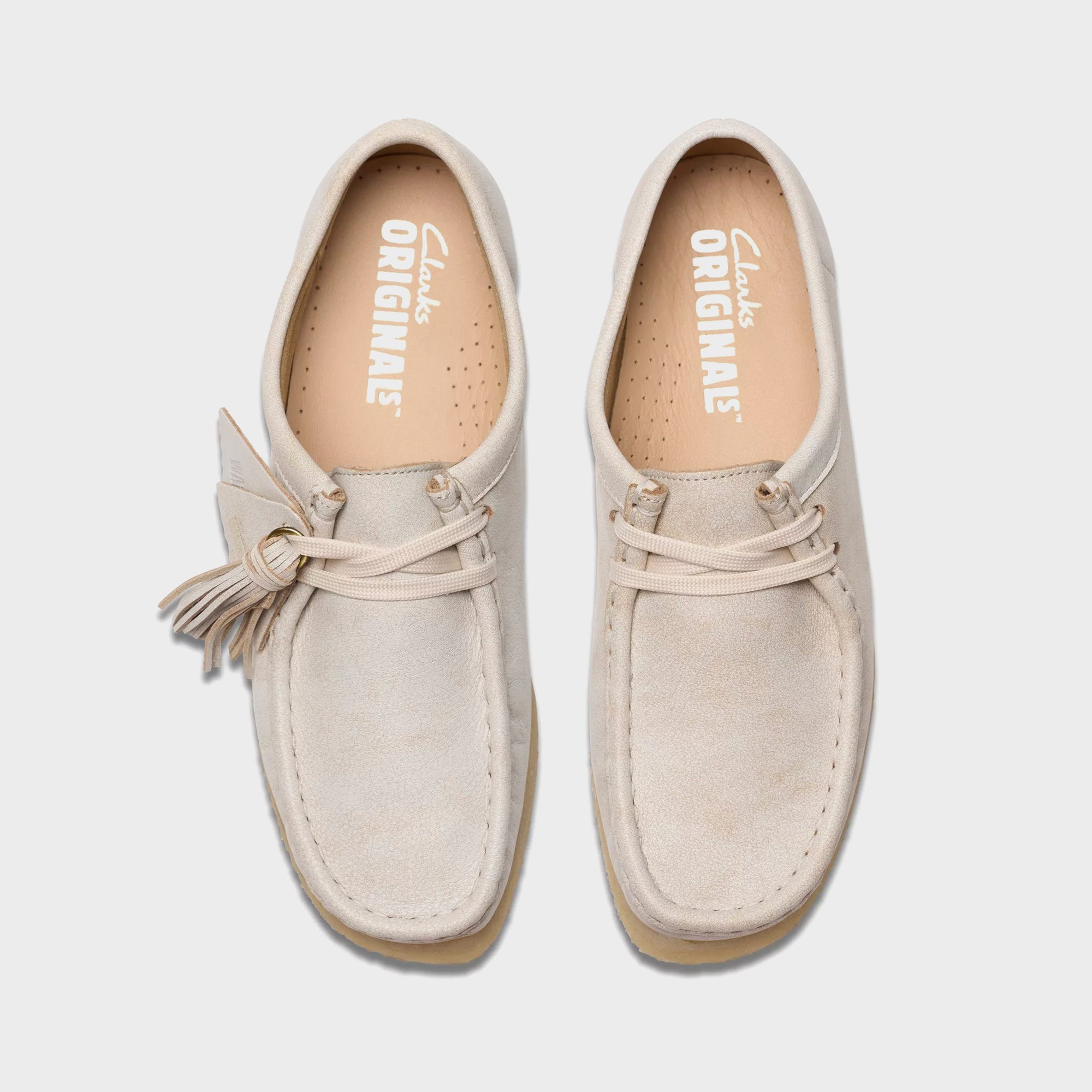 Clarks Wallabees ホワイトレザー Clarks Wallabee - White Leather – Kith