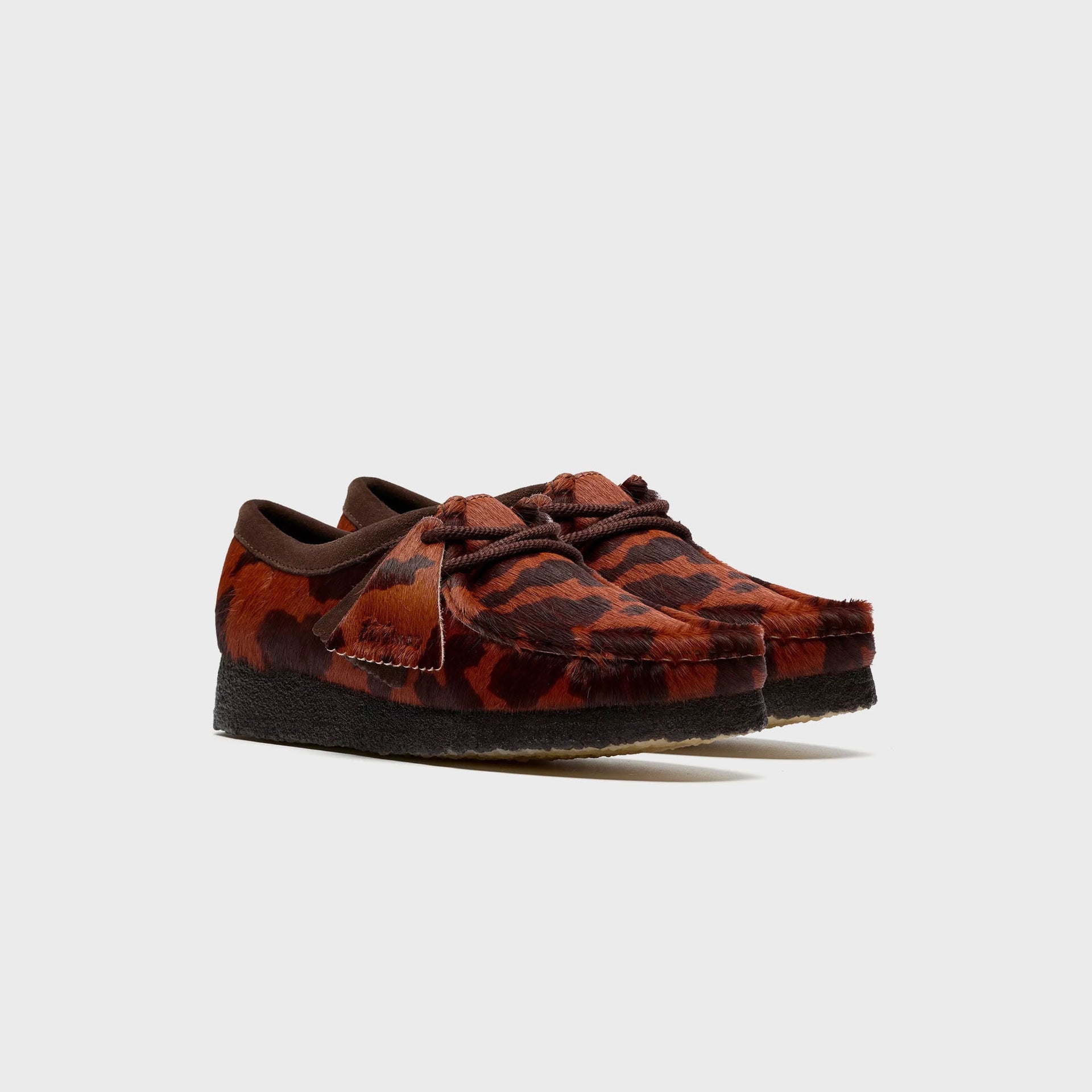 Clarks WMNS Wallabee - Brown Cow Print