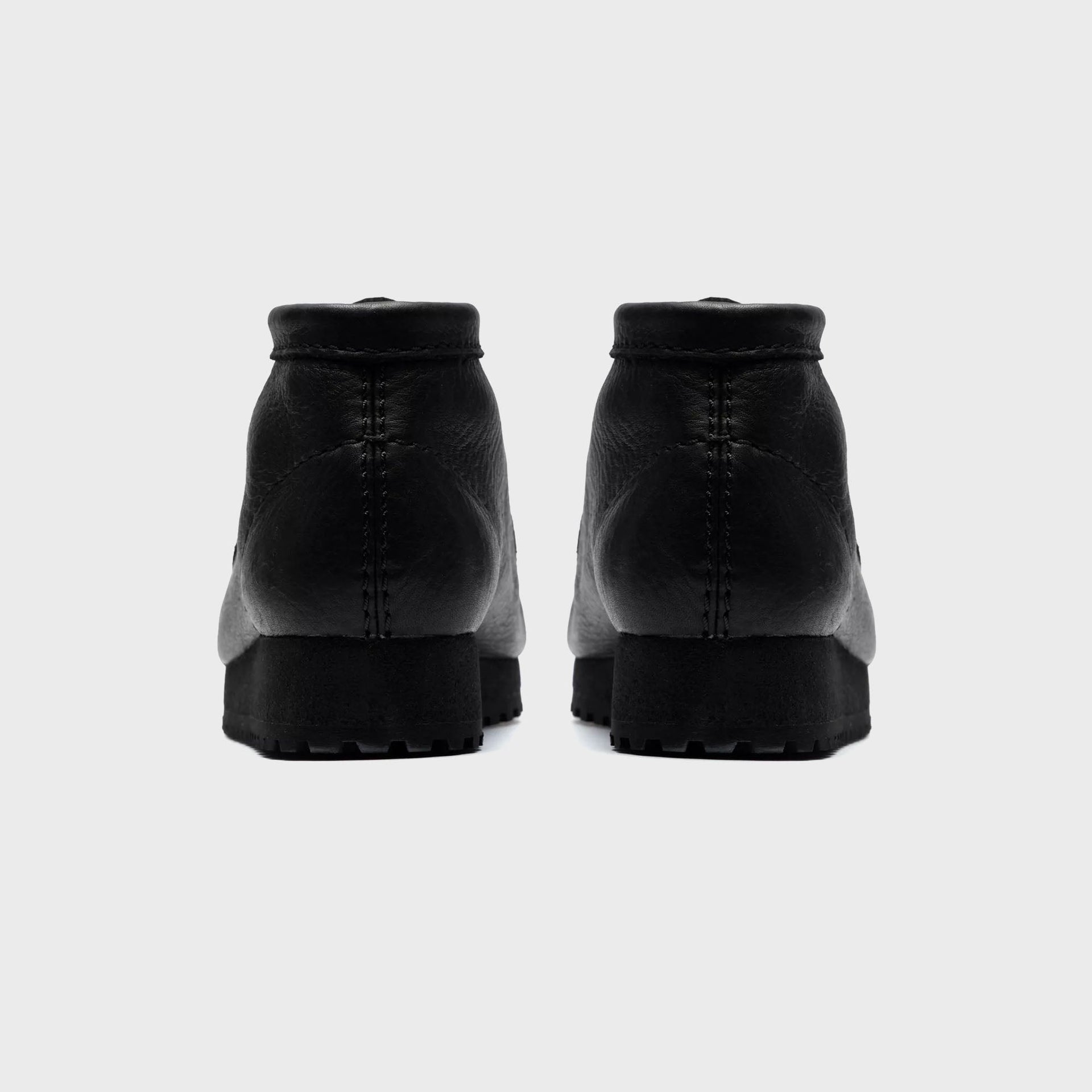 Clarks WMNS Wallabee RB Boot - Black / Black