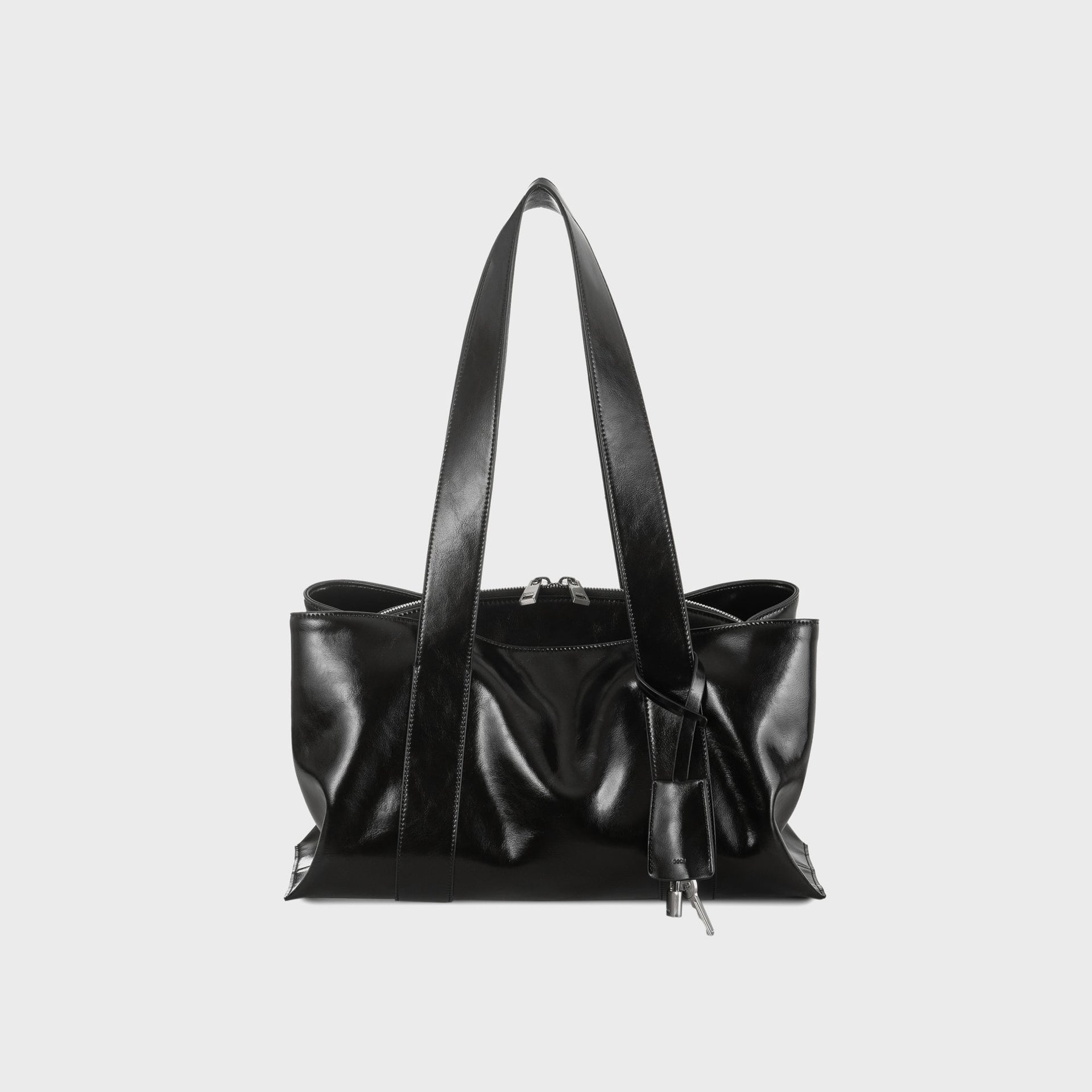 Osoi Shell Duffel Bag - Black