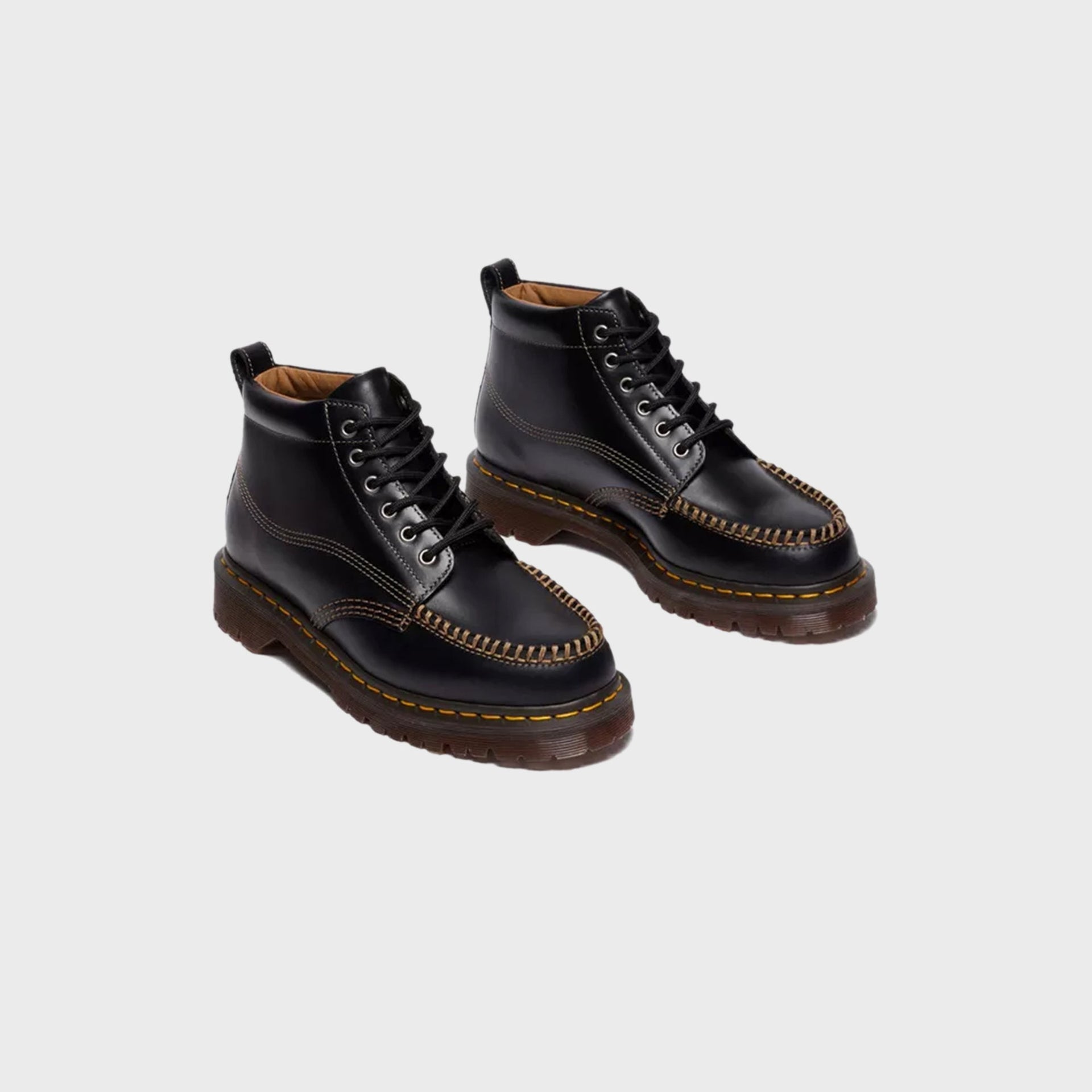 Dr. Martens Lowell Chukka - Black Orleans