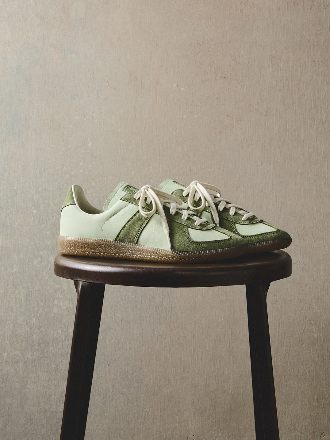 【新品／抽選完売】Kith x 　2026　BWArmy　24cm Kith Classics for adidas Originals Spring 2026