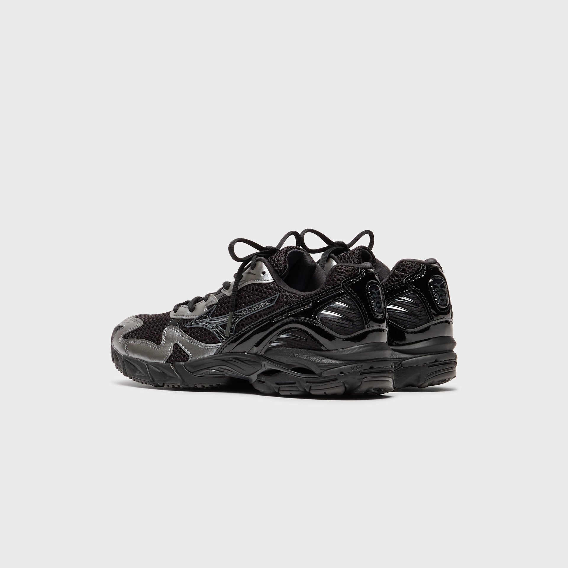 Mizuno Wave Rider 10 - Black / Black Sand / Metallic Gray
