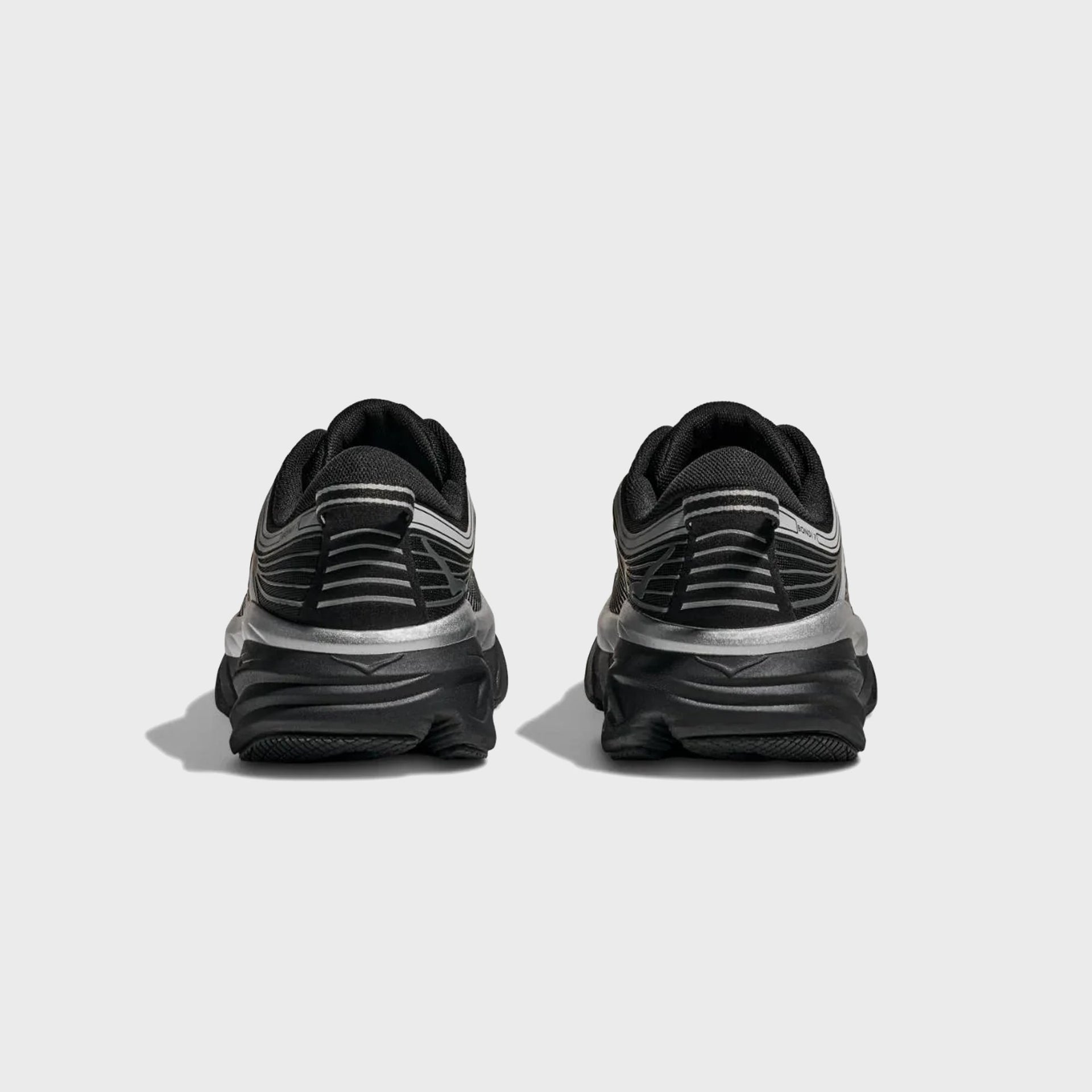 HOKA Bondi 7 - Black / Stardust
