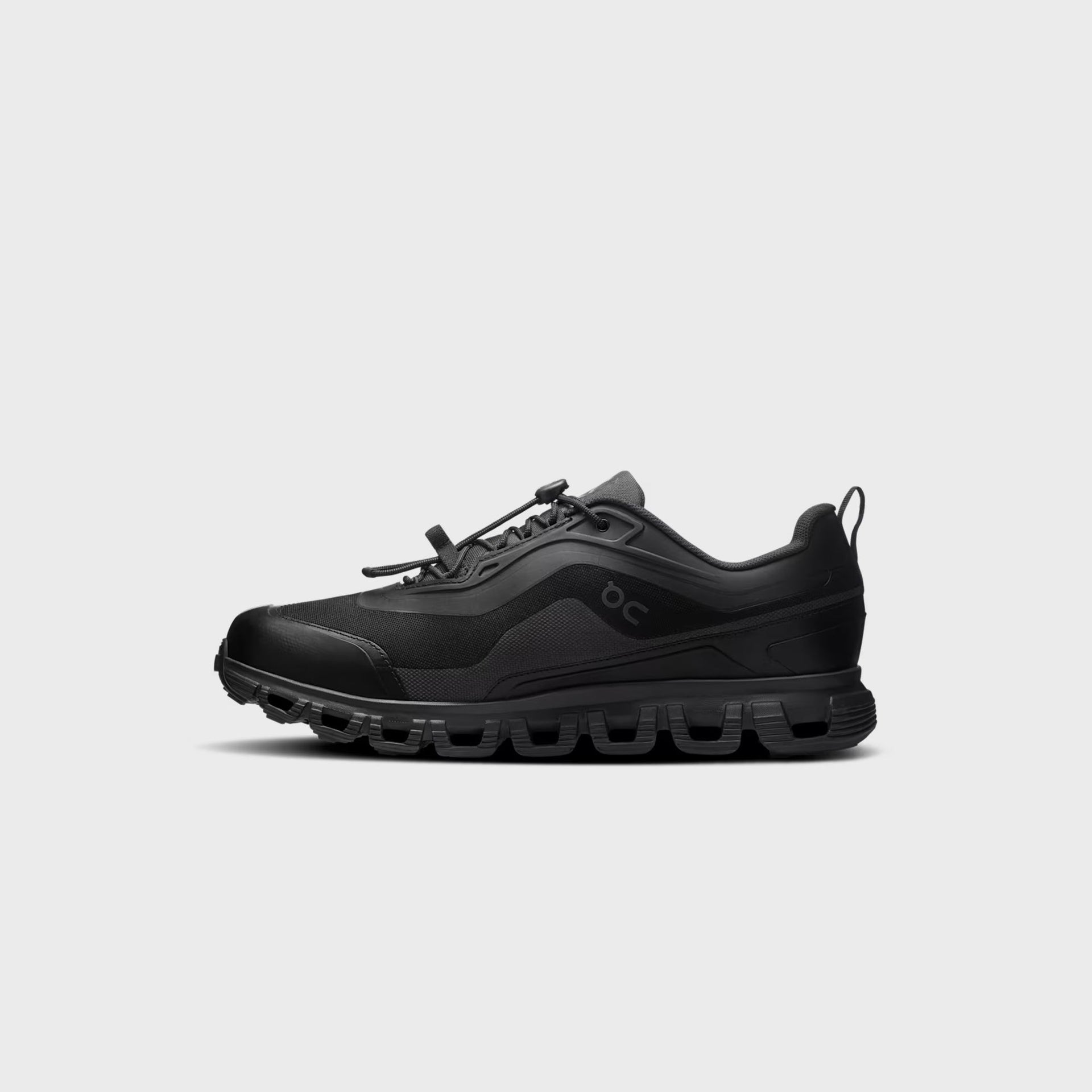 On Running Cloud 6 - Black / Black