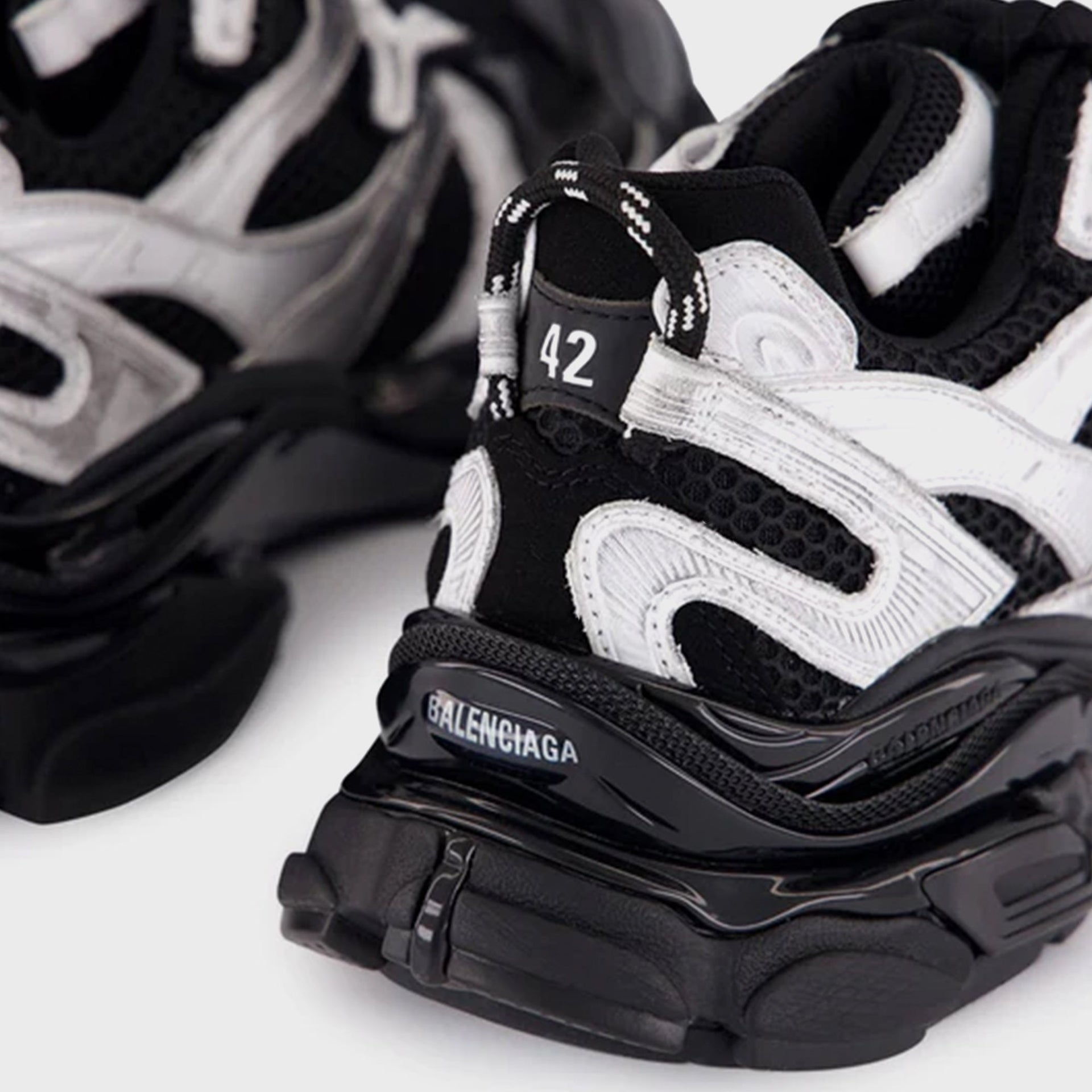 Balenciaga Runner 2 Gradient - Black / White