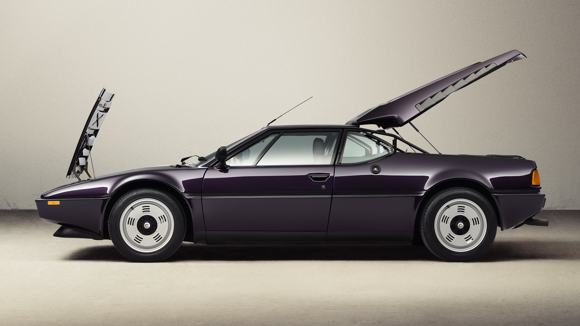 The 1981 BMW M1 E26 by Ronnie Fieg – Kith The 1981 BMW M1 E26 by Ronnie Fieg – Kith